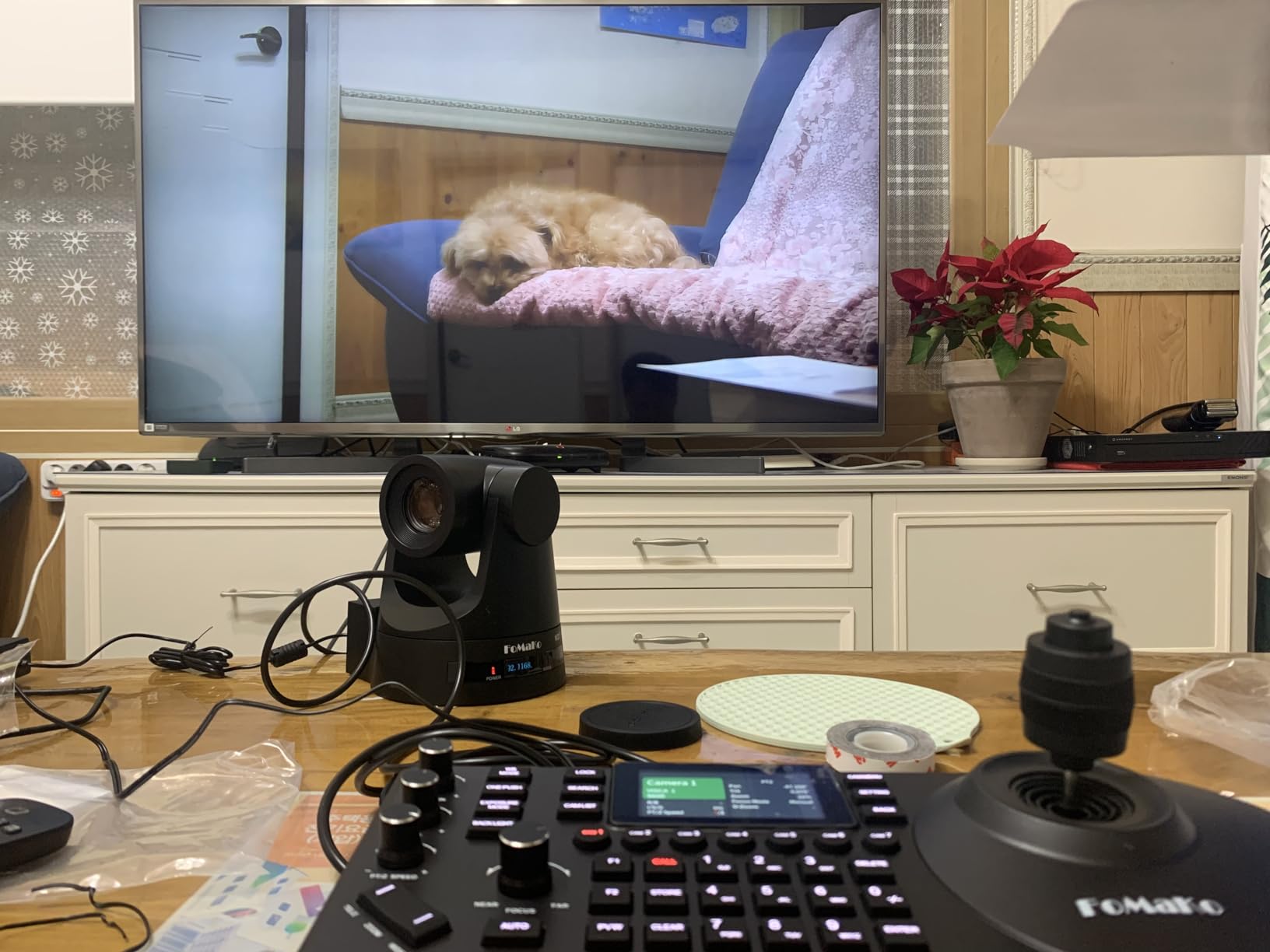 FoMaKo NDI PTZ Camera,NDI 6 & NDI HX3 Certified, AI Auto-Tracking Gen 3, 30X Optical Zoom, for Church Worship, NDI PTZ Controller, (NDI PTZ Bundle KN30A+KC608 Pro) customer photo 1