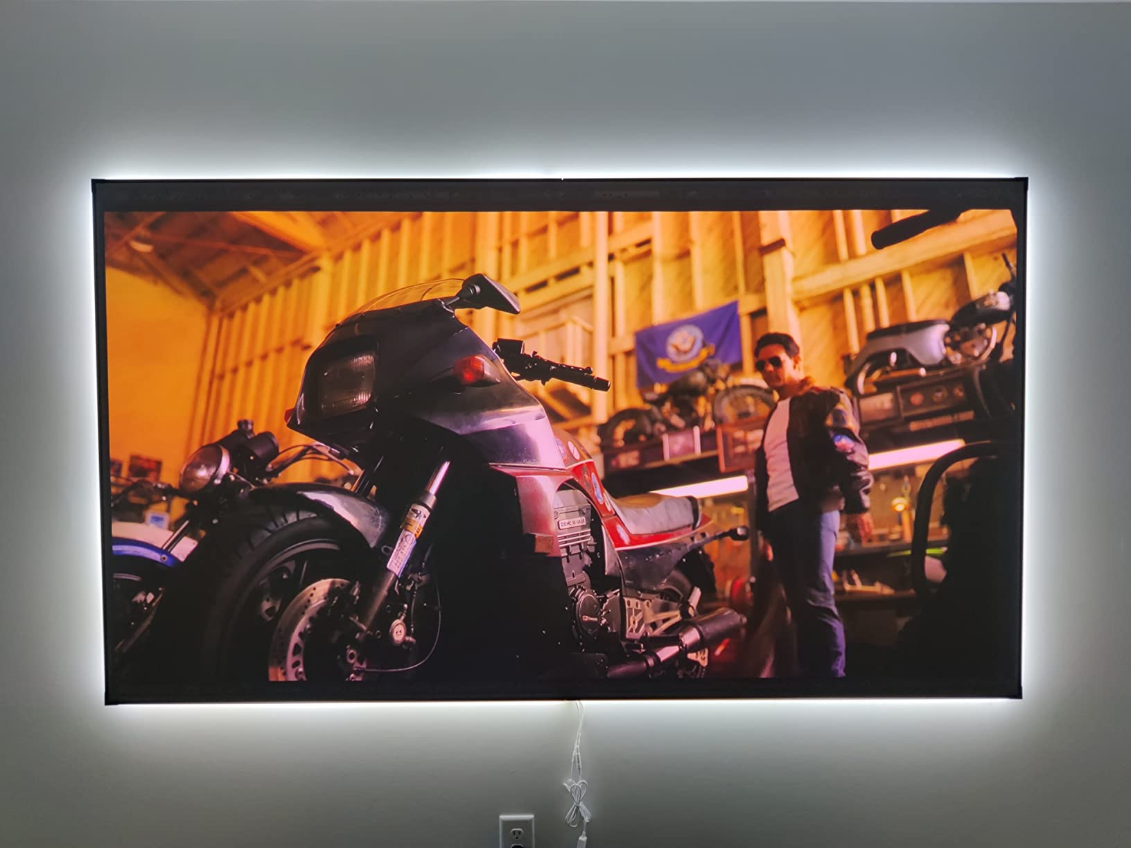 Projector Screen, Paris Rhone 100