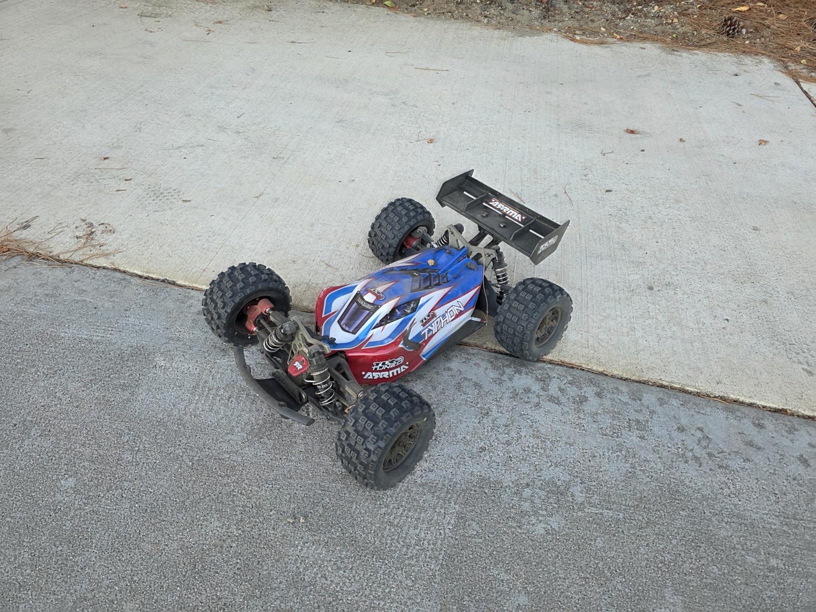 ARRMA RC Car 1/8 TLR Tuned Typhon 6S 4WD BLX Buggy RTR customer photo 1