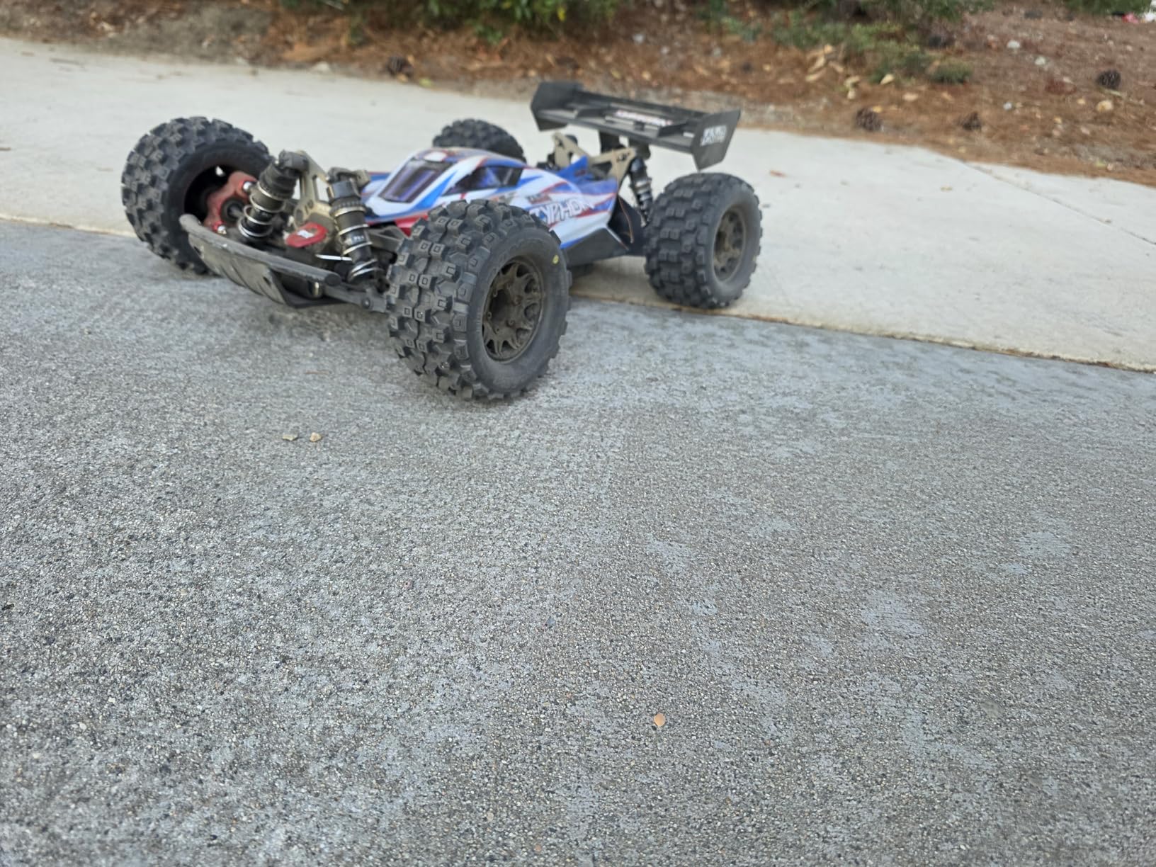 ARRMA RC Car 1/8 TLR Tuned Typhon 6S 4WD BLX Buggy RTR customer photo 2