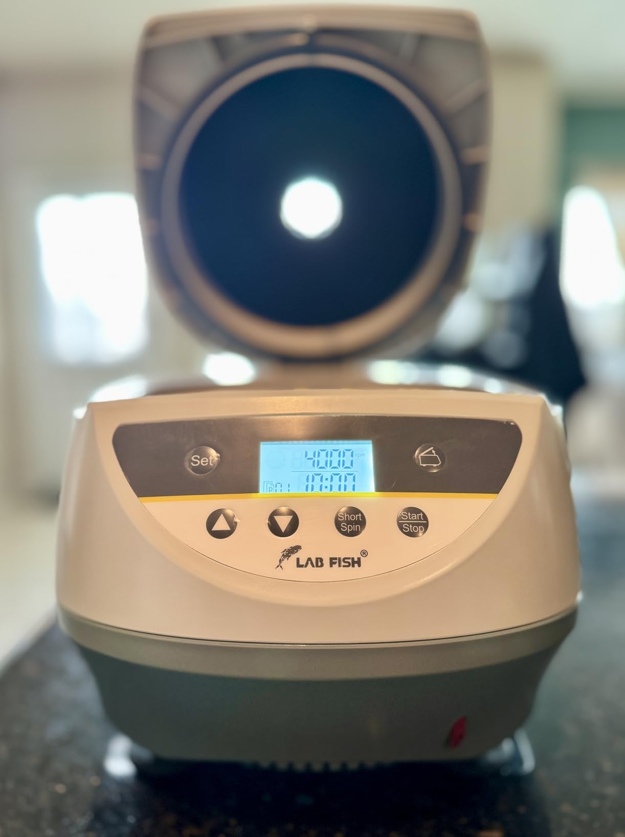 LAB FISH Lab Benchtop Centrifuge Machine 8 x 2ml/5ml/10ml/15ml Capacity Test Tubes, Low Speed 500-5000r/min, Max 3074xg RCF customer photo 2