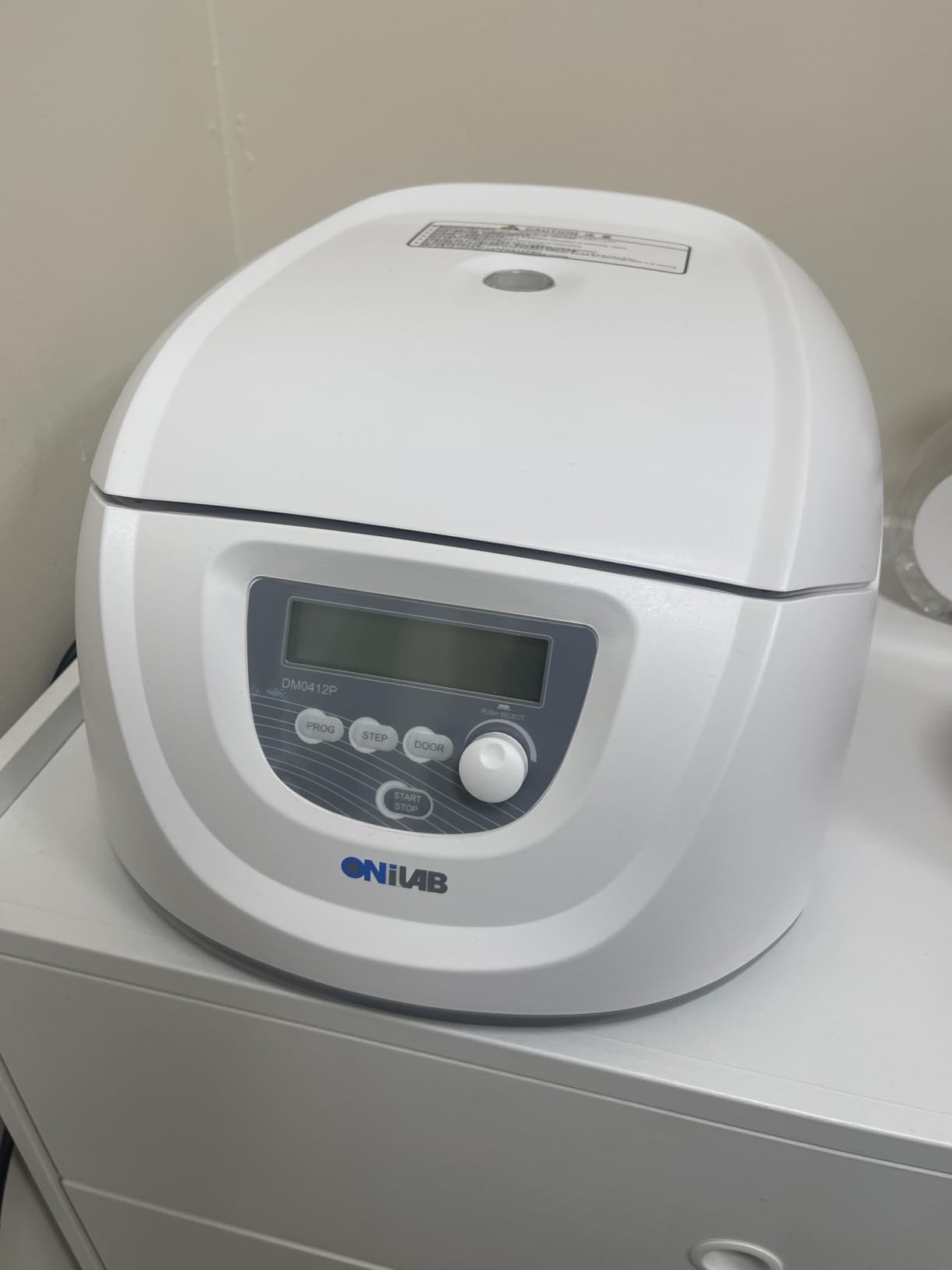 ONiLAB Professional PRP Centrifuge Machine 15mLx8, 10mL/7mL/1.5-5mlx12, Lab Benchtop Centrifuge, 3 Preloaded Programs for Fast Operation, Store 9 Programs, 30sec-99min, 300-4500rpm (Max. 2490xg) customer photo 1