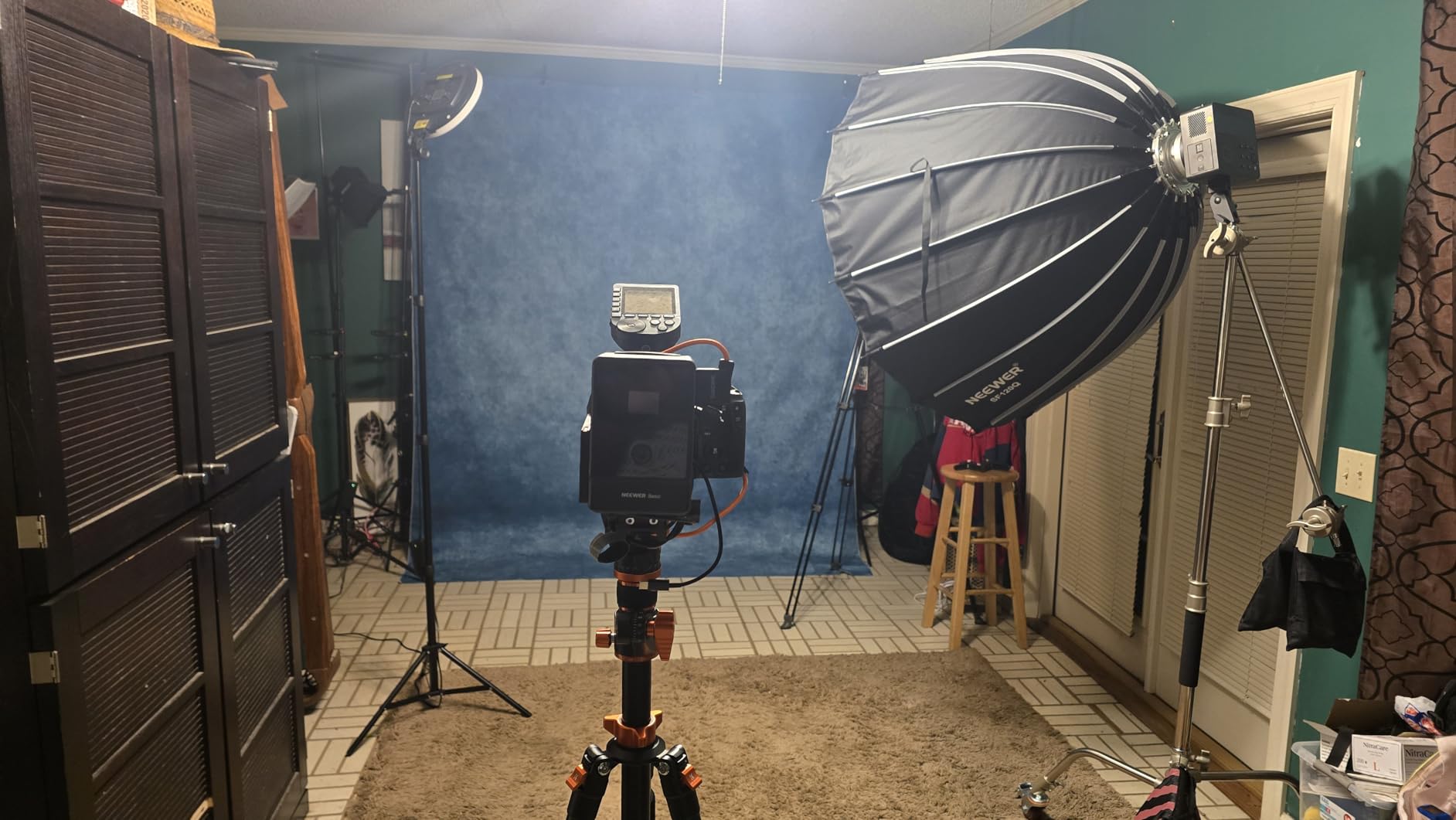 NEEWER 26inch/65cm Parabolic Softbox Quick Set up Quick Folding, with Diffusers/Honeycomb Grid/Bag, Compatible with Aputure 120d Light Dome Godox sl60w NEEWER RGB CB60 and Other Bowens Mount Lights customer photo 1
