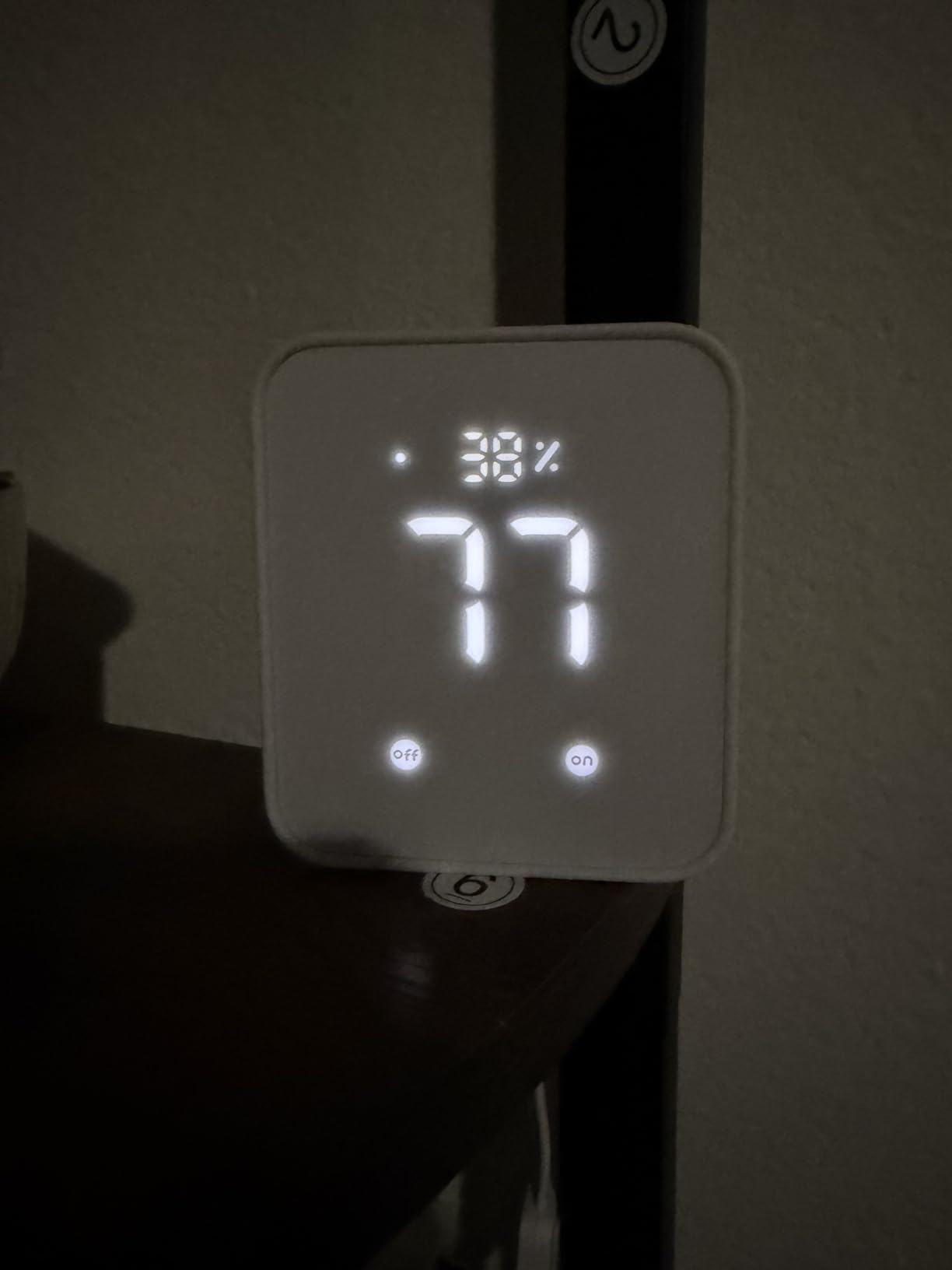 SwitchBot Hub 2 (2nd Gen), work as a WiFi Thermometer Hygrometer, IR Remote Control, Smart Remote and Light Sensor, Link SwitchBot to Wi-Fi (Support 2.4GHz), Compatible with Alexa&Google Assistant customer photo 2