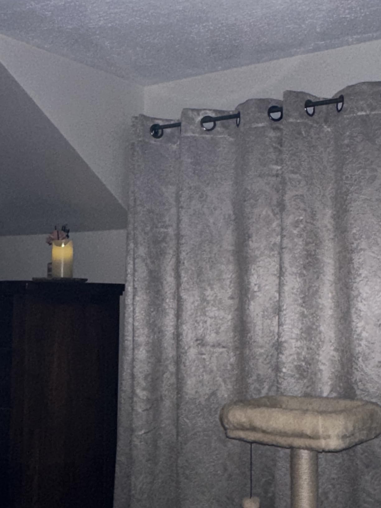 Warm Home Designs 1 Pair (2 Panels) of Ivory Beige Blackout Curtains with Embossed Textured Damask Flower Pattern. Each Thermal Room Darkening Curtain Panel is 54