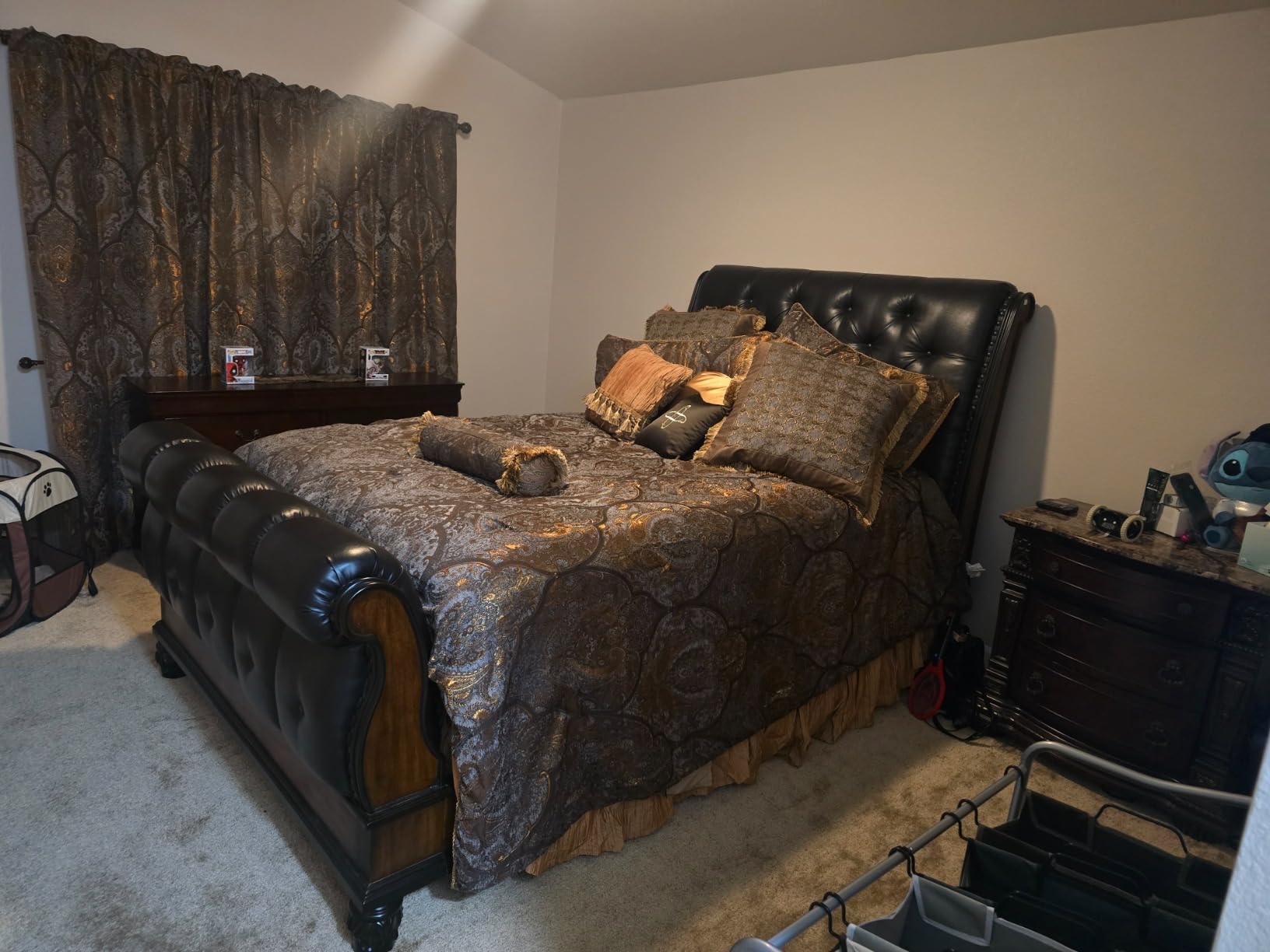 Loom and Mill Jacquard Comforter Set-9 Piece, Luxury Classic Antique Comforter Set King, Ultra Soft Damask Bedding with Euro Shams, Bedskirt, Filled Decorative Pillows (Cambridge, King), Bronze Gold customer photo 2