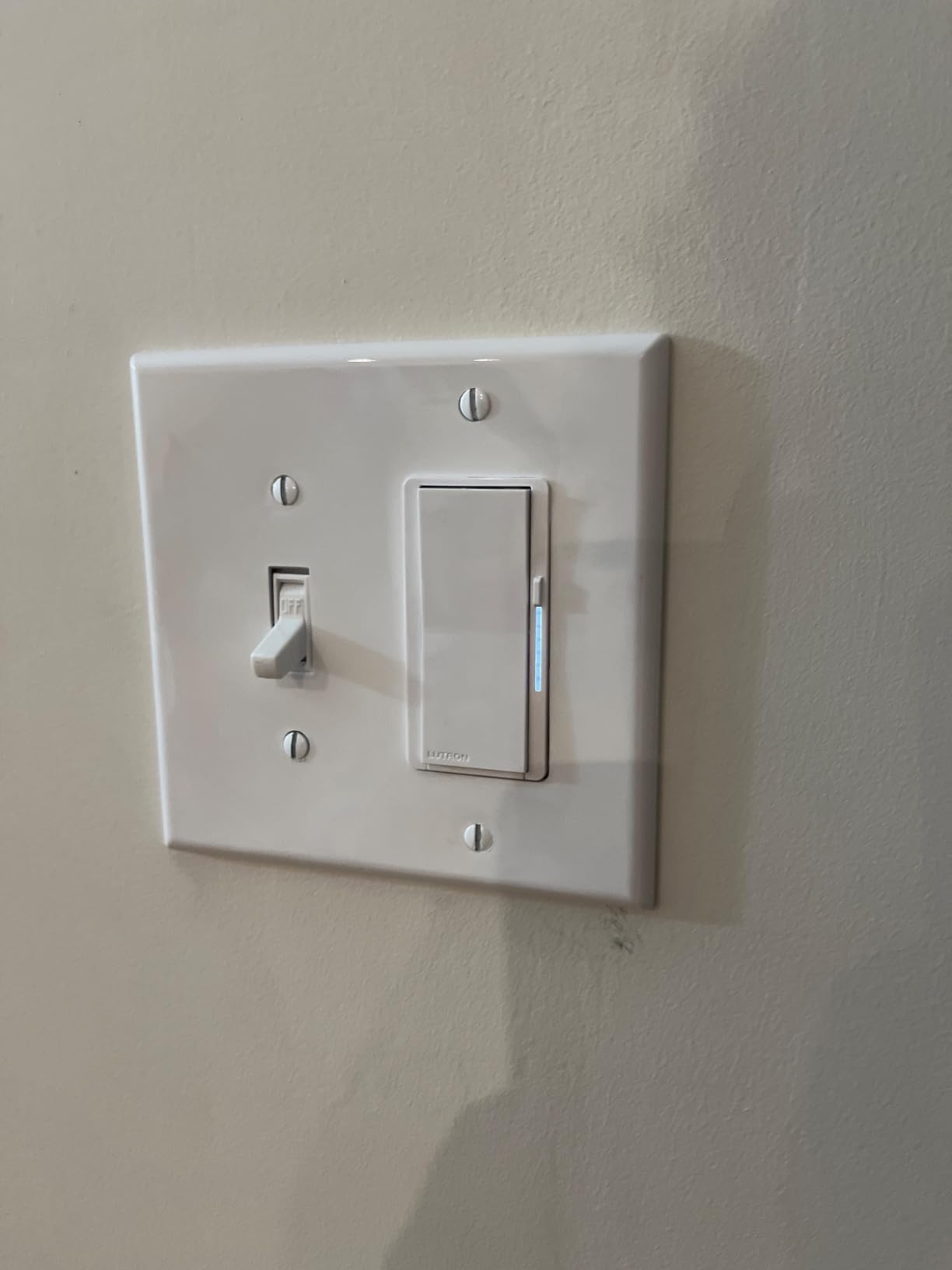 Lutron Diva Smart Dimmer Switch Kit for Caseta Lighting with Hub, Pico Remote & Pedestal customer photo 1
