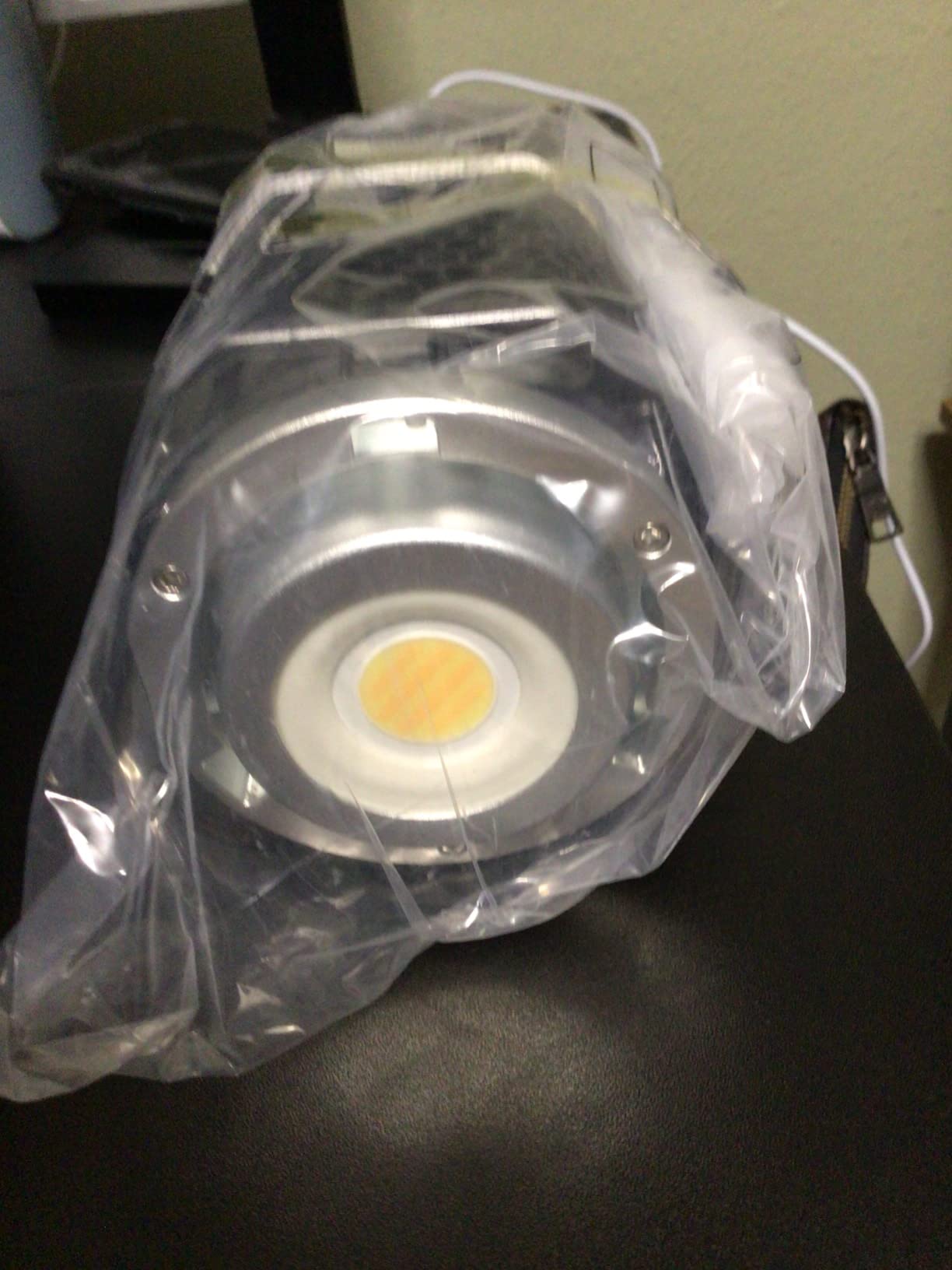 NEEWER MS60B LED Video Light 2.4G/APP Control, 65W Metal Mini Compact COB Continuous Output Lighting Spotlight 2700K-6500K, 40000lux@1m, CRI 97+/TLCI 98+, 12 Effects, PWM Dimming, Bowens Mount, Silver customer photo 2
