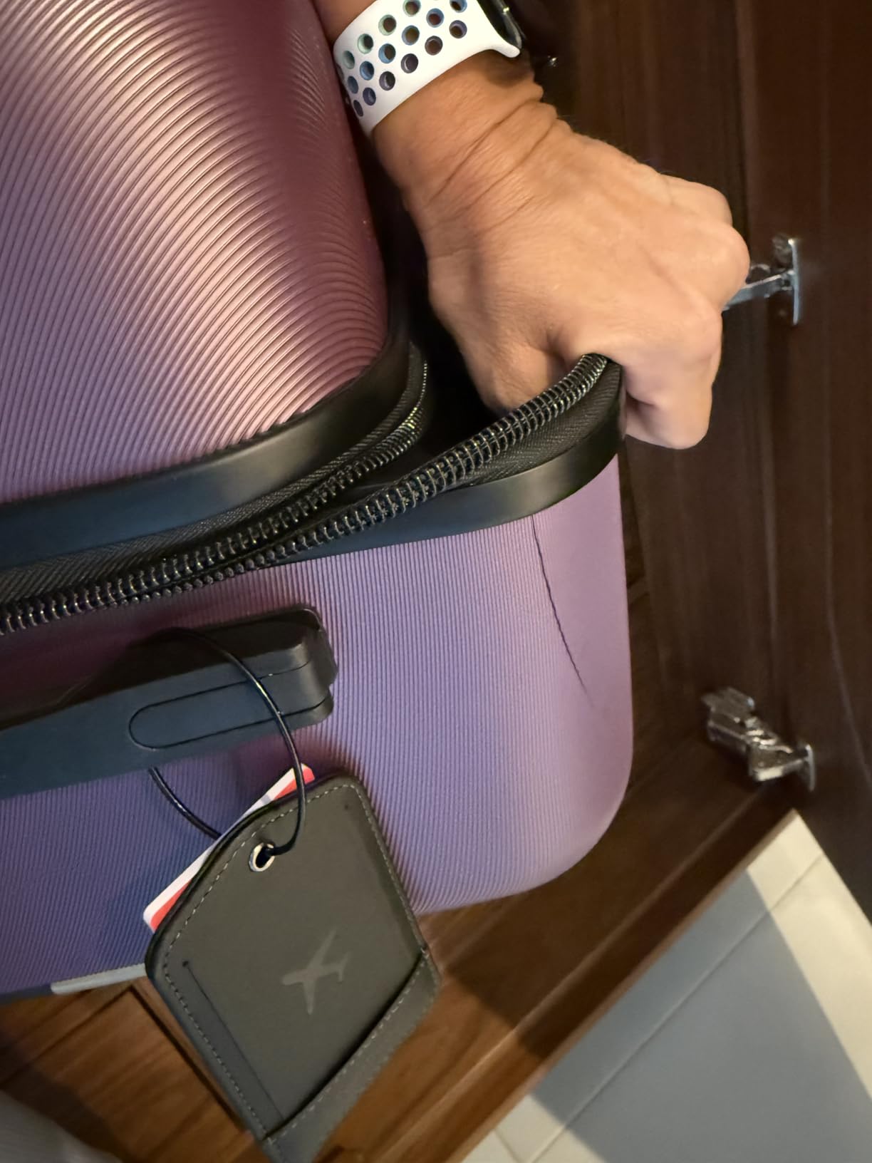 DELSEY Paris Cruise 3.0 Hardside Expandable Luggage with Spinner Wheels, Graphite, 2 Piece Set (20/28) customer photo 2