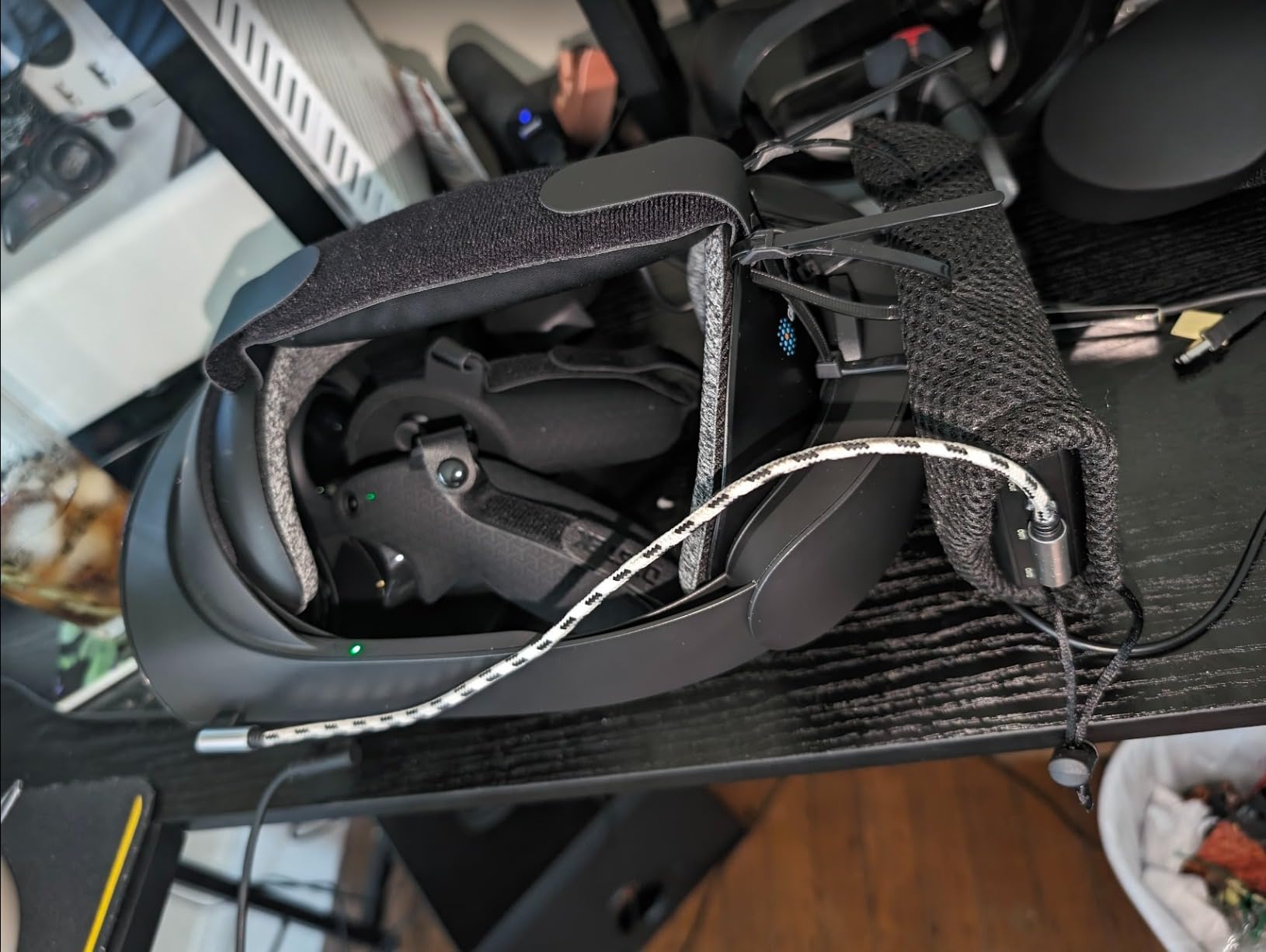 Globular Cluster Comfortable Kit Compatible with Meta Quest Pro - Soft and Bigger Forehead Pads and Rear Pads with Top Strap Added customer photo 1