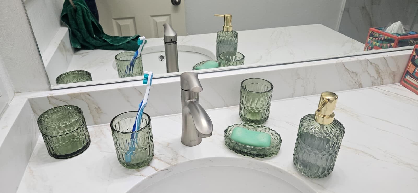 Clear Bathroom Accessories Set, 5pcs Crystal Glass Bathroom Set Accessories, Soap Dispenser, Toothbrush Holder Set, Soap Dish, Tumbler, Qtips Holder for Vintage Bathroom Decor, Gift Set customer photo 1