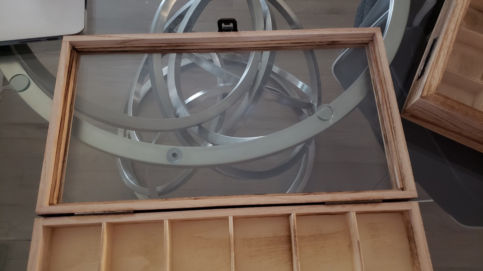 MOOCA Wooden Jewelry Display and Beads Display Storage Case with Tempered Glass Lid, 18 Compartments customer photo 2