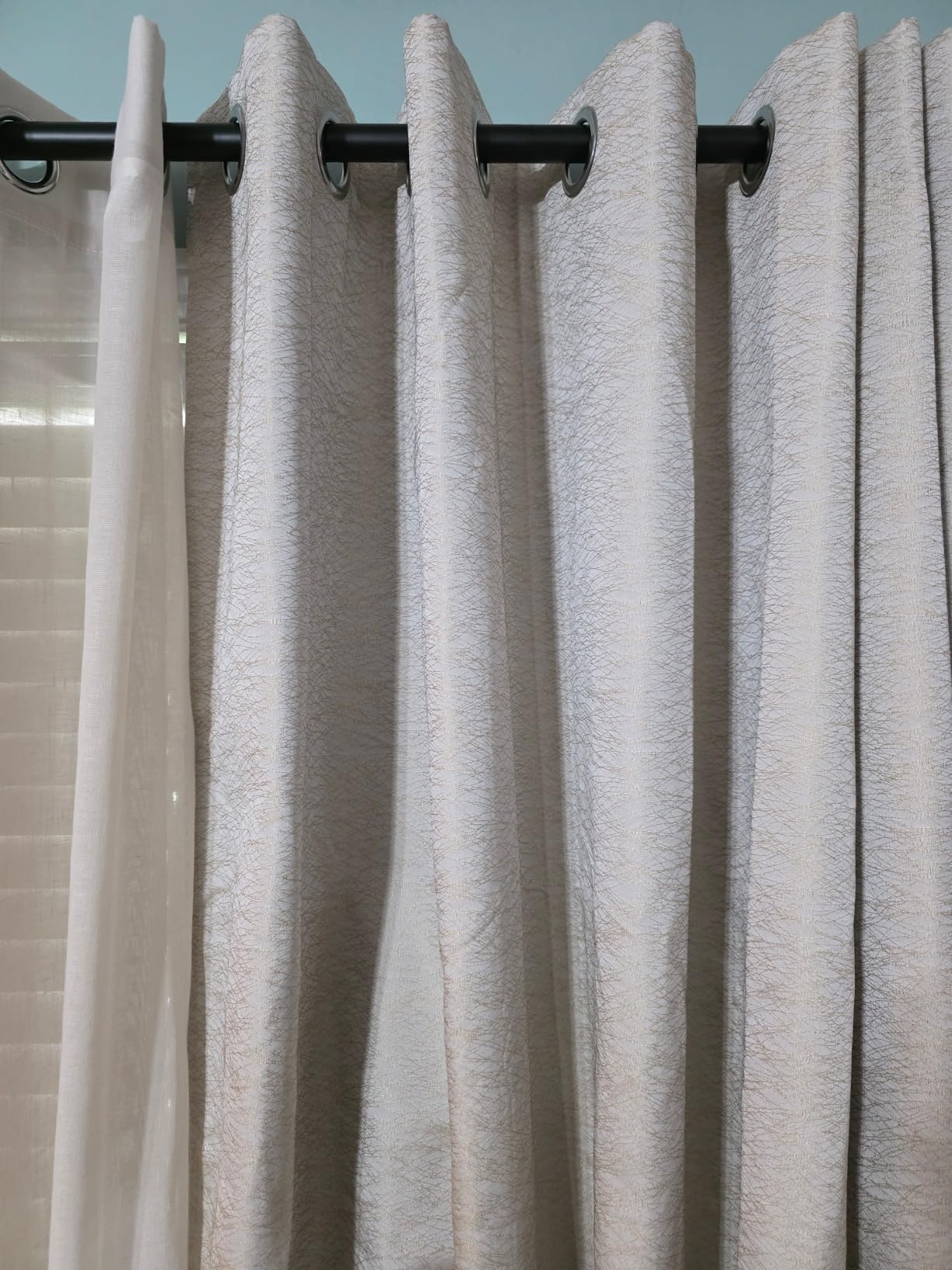 Deconovo 100% Blackout Curtains, Living Room Curtains Jacquard, Blackout Curtains for Bedroom, 2 Panels, Caramel-Jacquard, 52x84 Inch customer photo 1