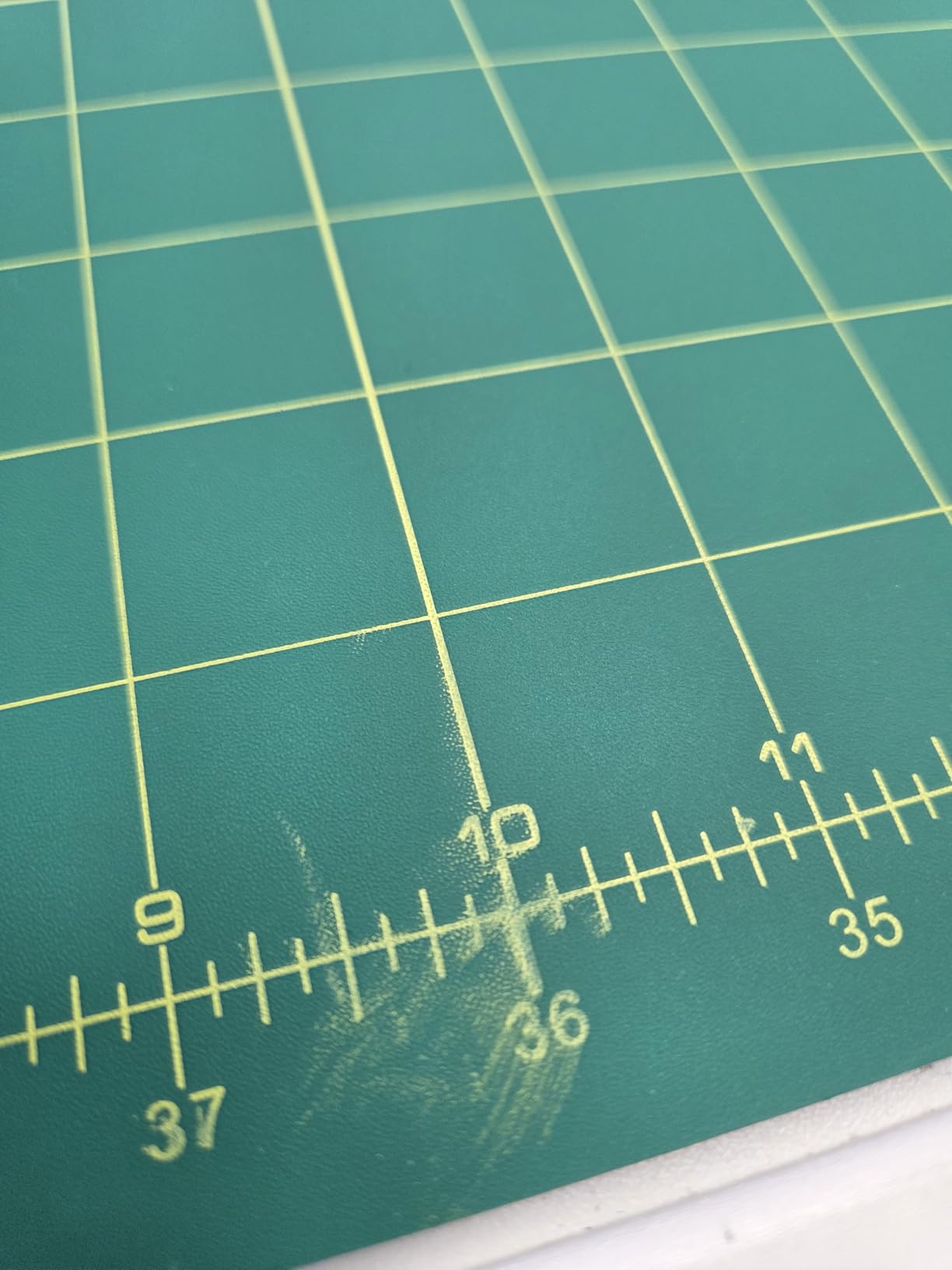 NEWBRAUG 36'' x 48'' Large Self Healing Cutting Double Sided 5-Ply Mat, Big Cutting Board for Rotary Cutting, Quilting, Sewing, Craft, Fabric & Scrapbooking(Green/Black) customer photo 1