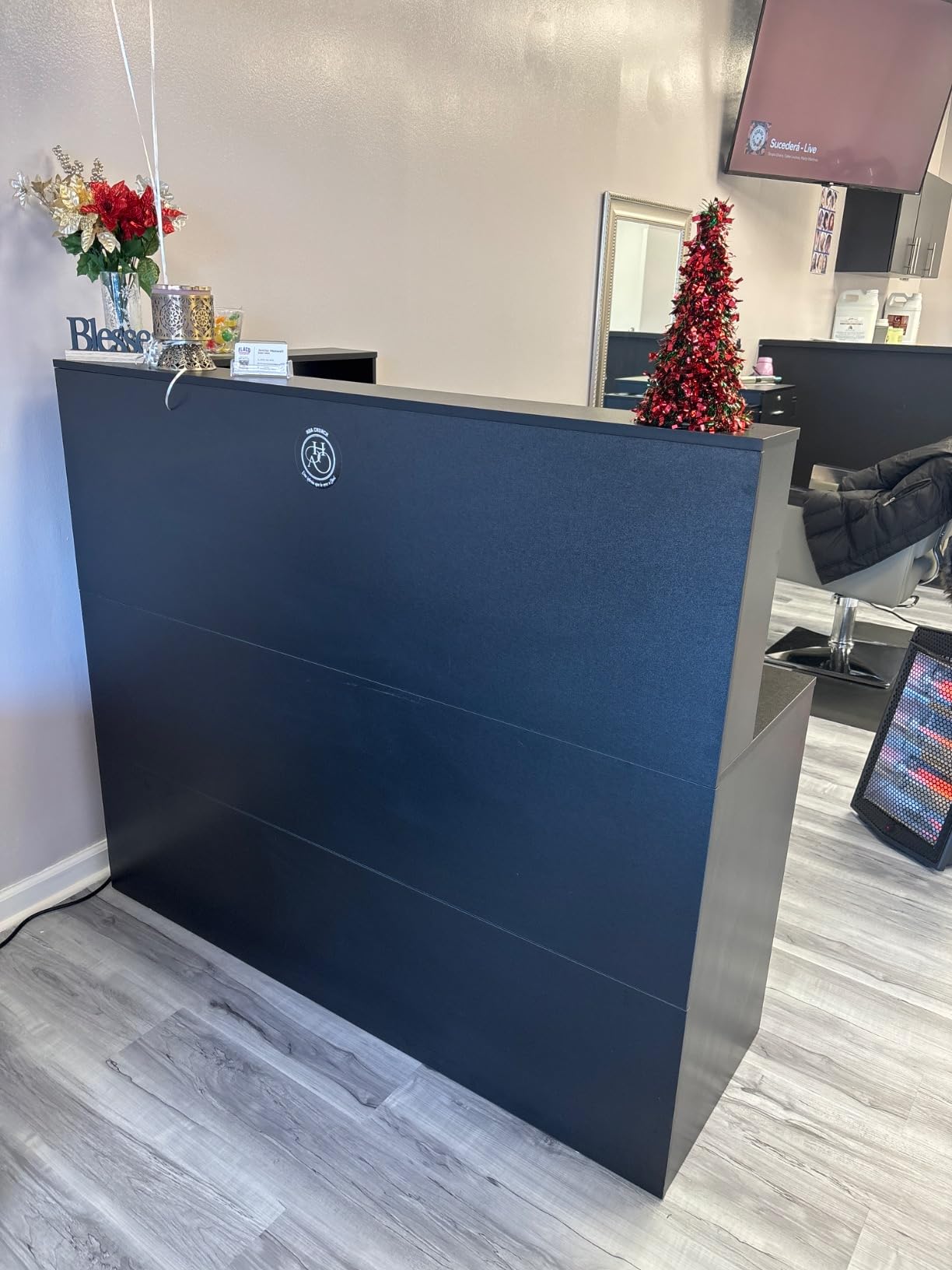 Hitow Modern Reception Desk Counter Table, L-Shaped Reception Room Front Desk with Lockable Drawer & Open Shelves, Retail Counter for Salon Checkout Office, Black (55.9