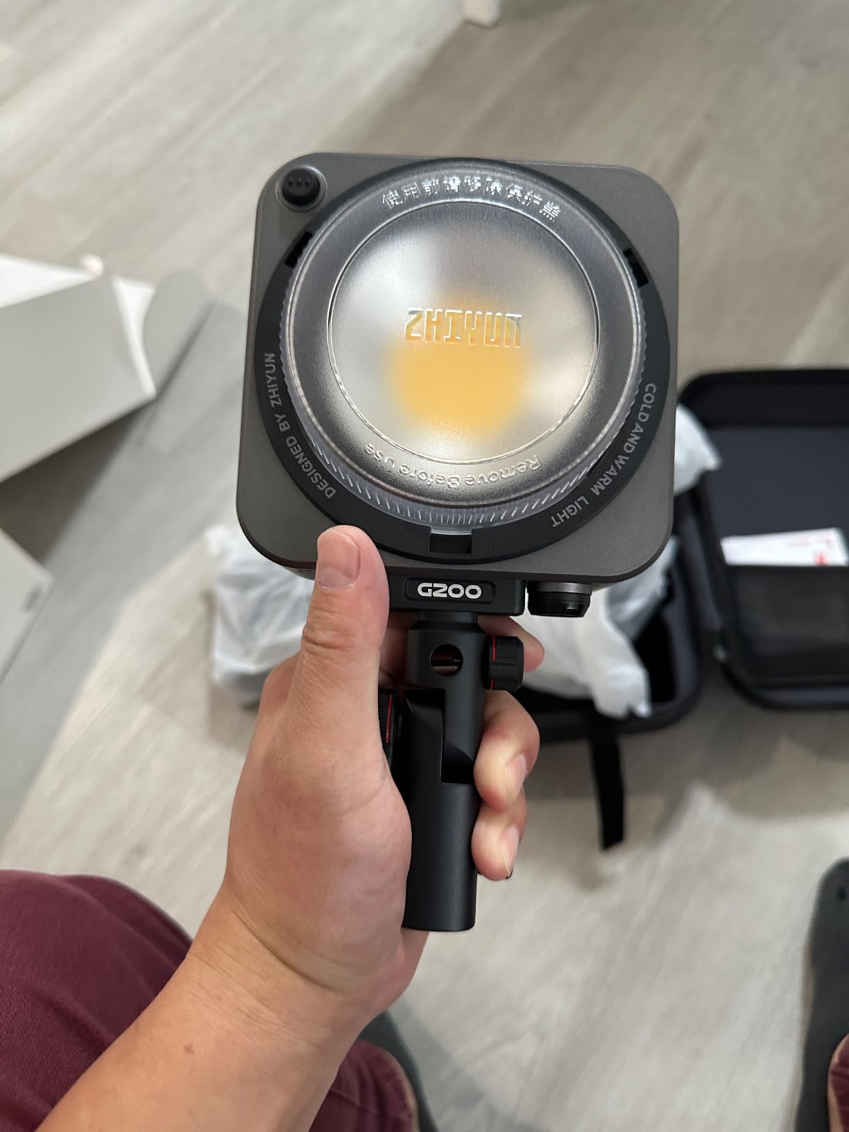 Zhiyun LED Video Light MOLUS G200 COB 200W Bowens Mount Continuous Output Light,Bi-Color 2700K-6500K,Peak Brightness 61500Lux w/ZHIYUN Reflector,ZY Vega App Control for Video Photography Live Stream customer photo 1