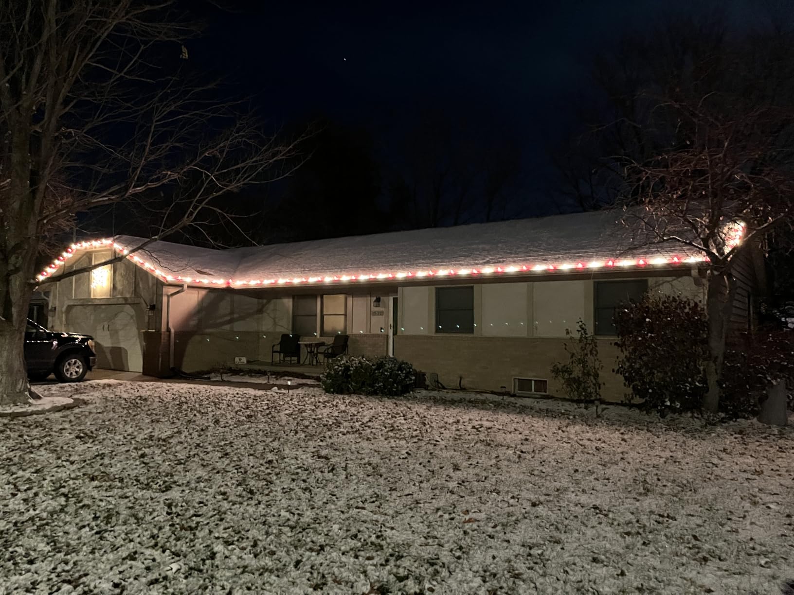Minetom C9 Christmas String Lights, 100 Ft LED Commercial Outdoor Christmas Lights with 100 Strawberry C9 Bulbs, Waterproof Connectable UL Certified for Outdoor Indoor Roofline Backyard Xmas Decor customer photo 1