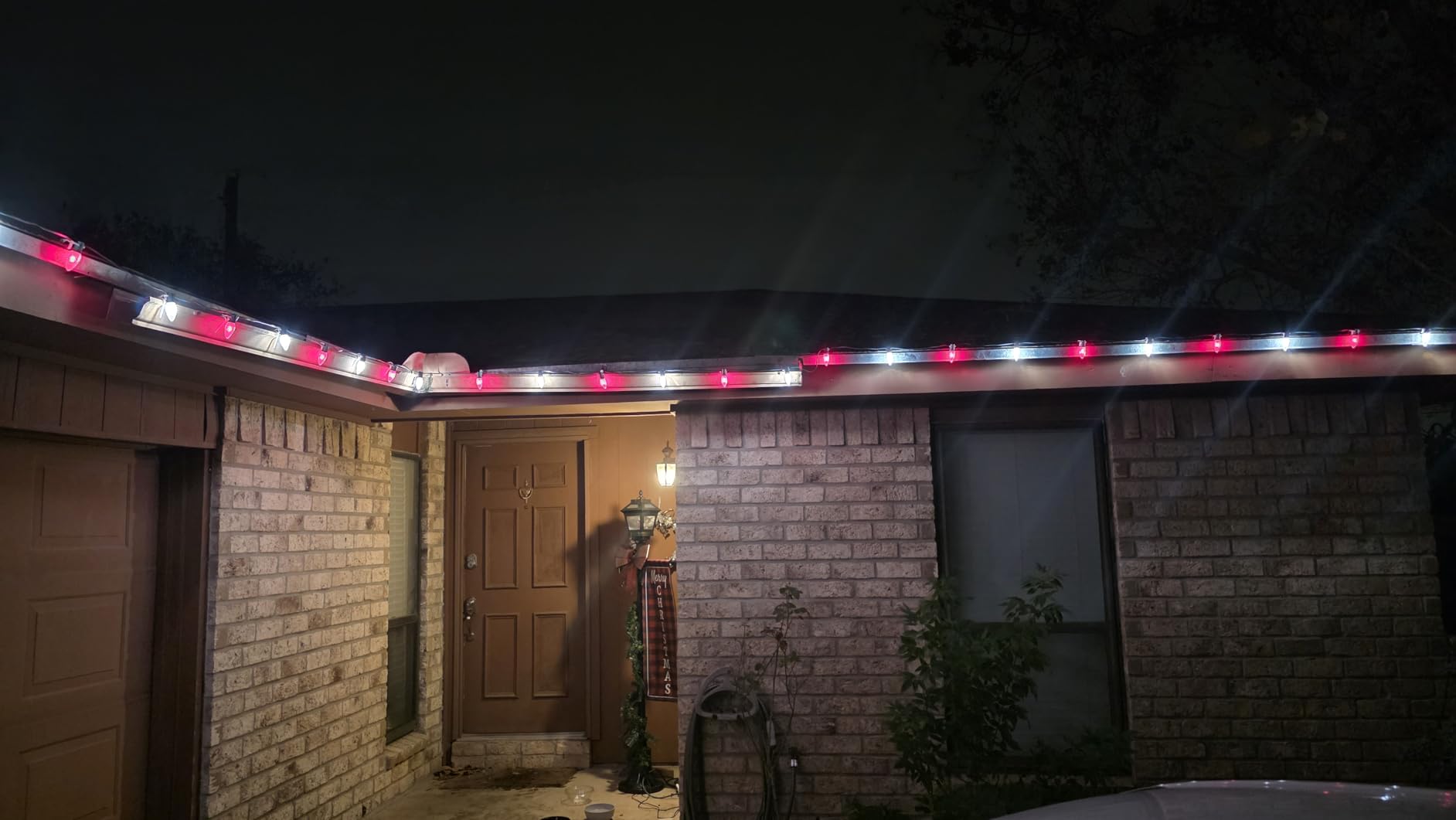 Minetom C9 Christmas String Lights, 100 Ft LED Commercial Outdoor Christmas Lights with 100 Strawberry C9 Bulbs, Waterproof Connectable UL Certified for Outdoor Indoor Roofline Backyard Xmas Decor customer photo 2