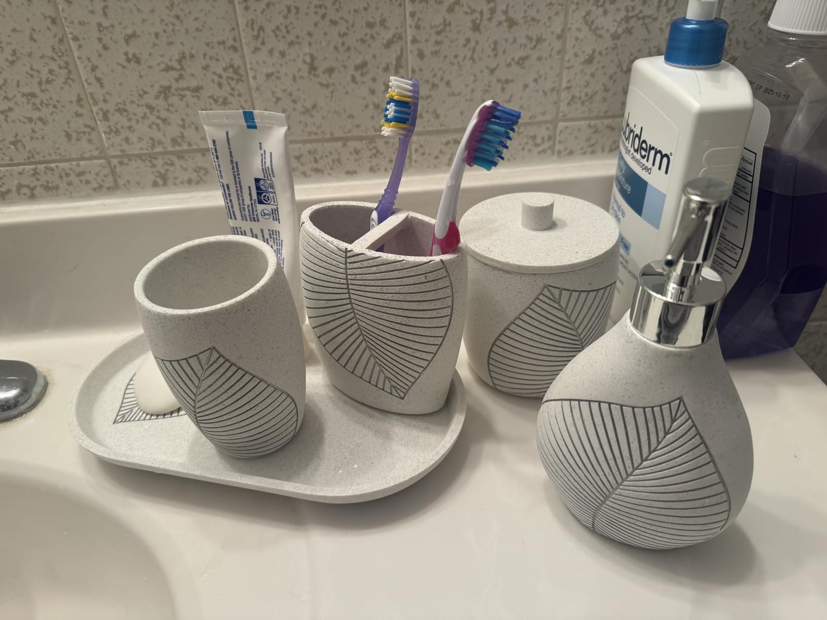 4 Piece Modern Bathroom Accessory Set with Marbled Style and Geometric Design Includes Lotion Dispenser, Toothbrush Holder, Tumbler, Soap Dish (Mordern Style Marble) customer photo 1