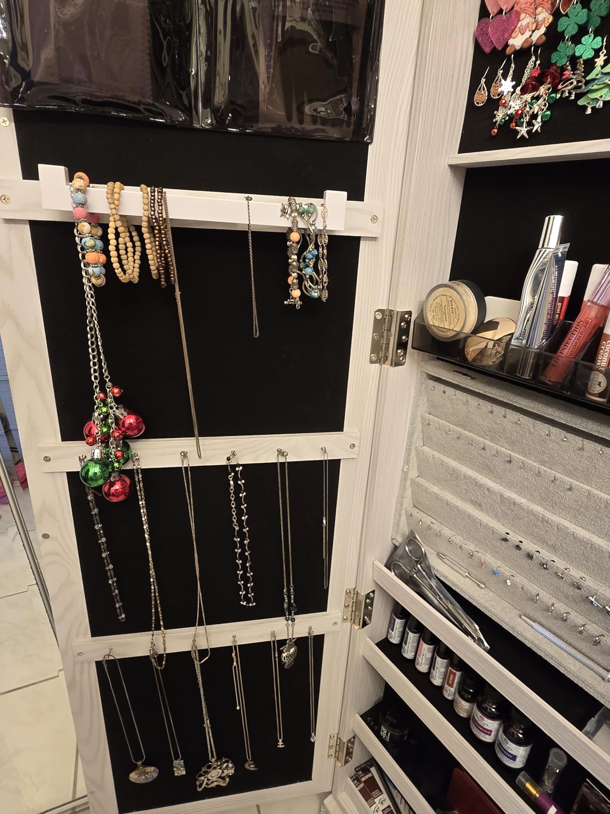 SONGMICS 360° Swivel Jewelry Cabinet, Lockable Jewelry Organizer with Full-Length Mirror, Rear Storage Shelves, Interior Mirror, Jewelry Armoire, Gift Idea, Black UJJC006B01 customer photo 1