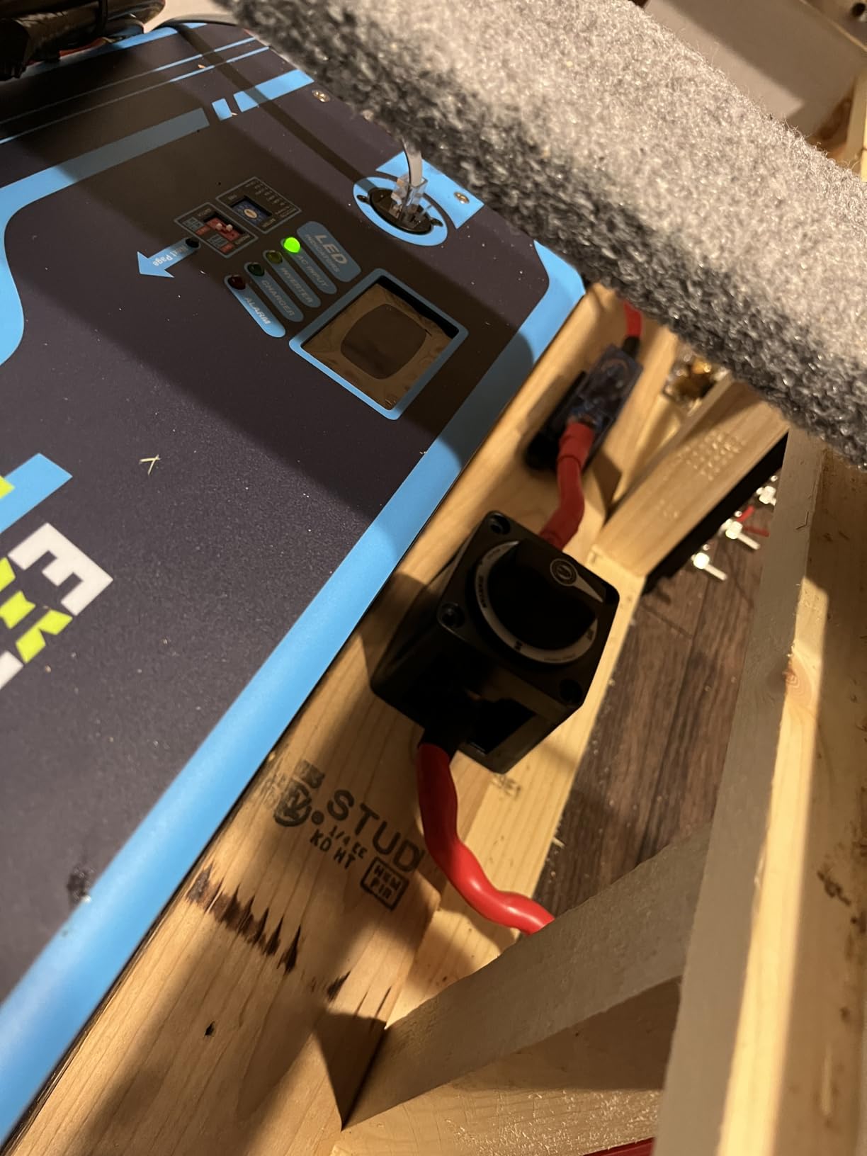 ExpertPower 3000W Pure Sine Wave Inverter Charger | Peak 9000W | DC 12V - AC 110V | LifePO4/ Lithium Battery Compatible | Auto Transfer Switch | External Display customer photo 2