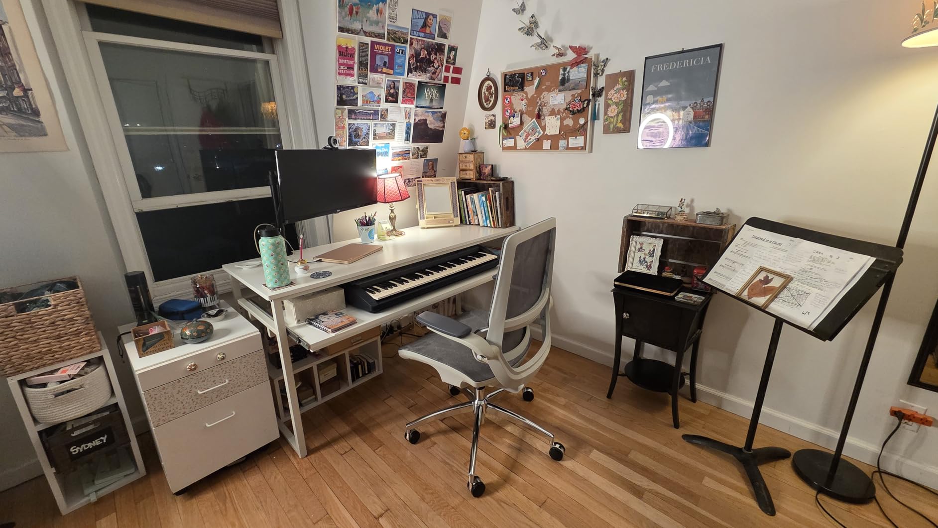 Music Studio Desk with Keyboard Tray and Height Adjustment Bracket, for Full 88 Keys (Music Producer Desk) customer photo 1
