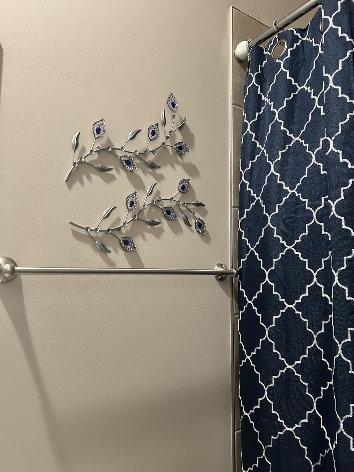 2 Pcs Metal Leaf Wall Art Crystal Bling Decorations Silver Leaves 3D Iron Handmade Home Decor Hanging Minimalist Accents Modern Set for Living Room Bathroom Bedroom Dining Room Hallway customer photo 2