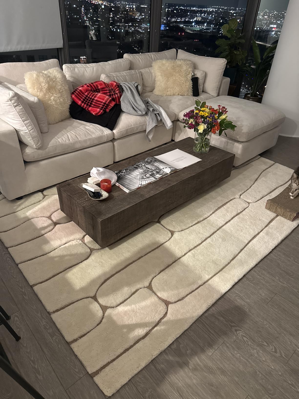 Rugs USA Nazco Cream, 6' x 9', Handmade, Abstract, New Zealand Wool, Soft and Cozy, High Traffic, Stain Resistant, Easy Clean, Durable Runner for Bedroom, Living Room, Dining, Den, Foyer customer photo 1