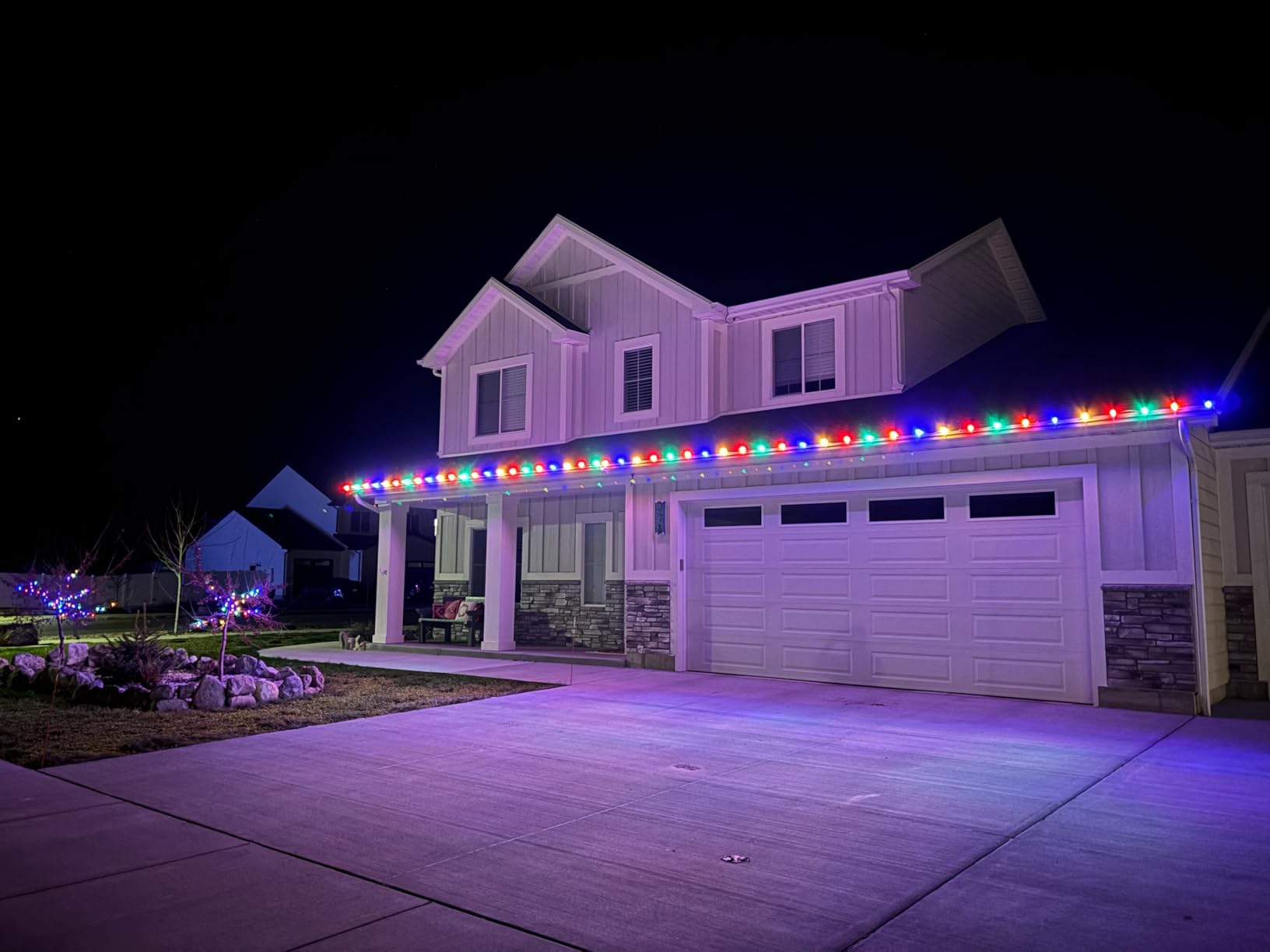 Pro Christmas C9 LED Christmas Light Kit for Rooflines & Pathways - DIY Cut to Length, Outdoor Commercial Grade (Green Wire w/Vampire Plugs, 100 Bulbs, 100 ft) Pure White customer photo 1