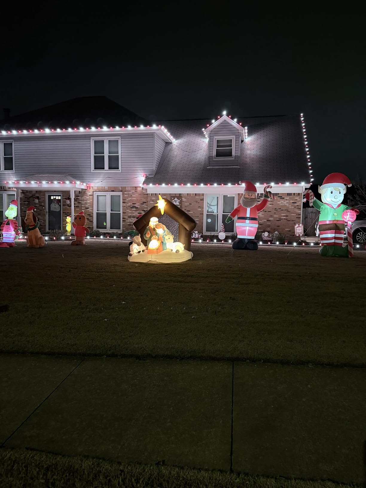 Pro Christmas C9 LED Christmas Light Kit for Rooflines & Pathways - DIY Cut to Length, Outdoor Commercial Grade (Green Wire w/Vampire Plugs, 100 Bulbs, 100 ft) Pure White customer photo 2