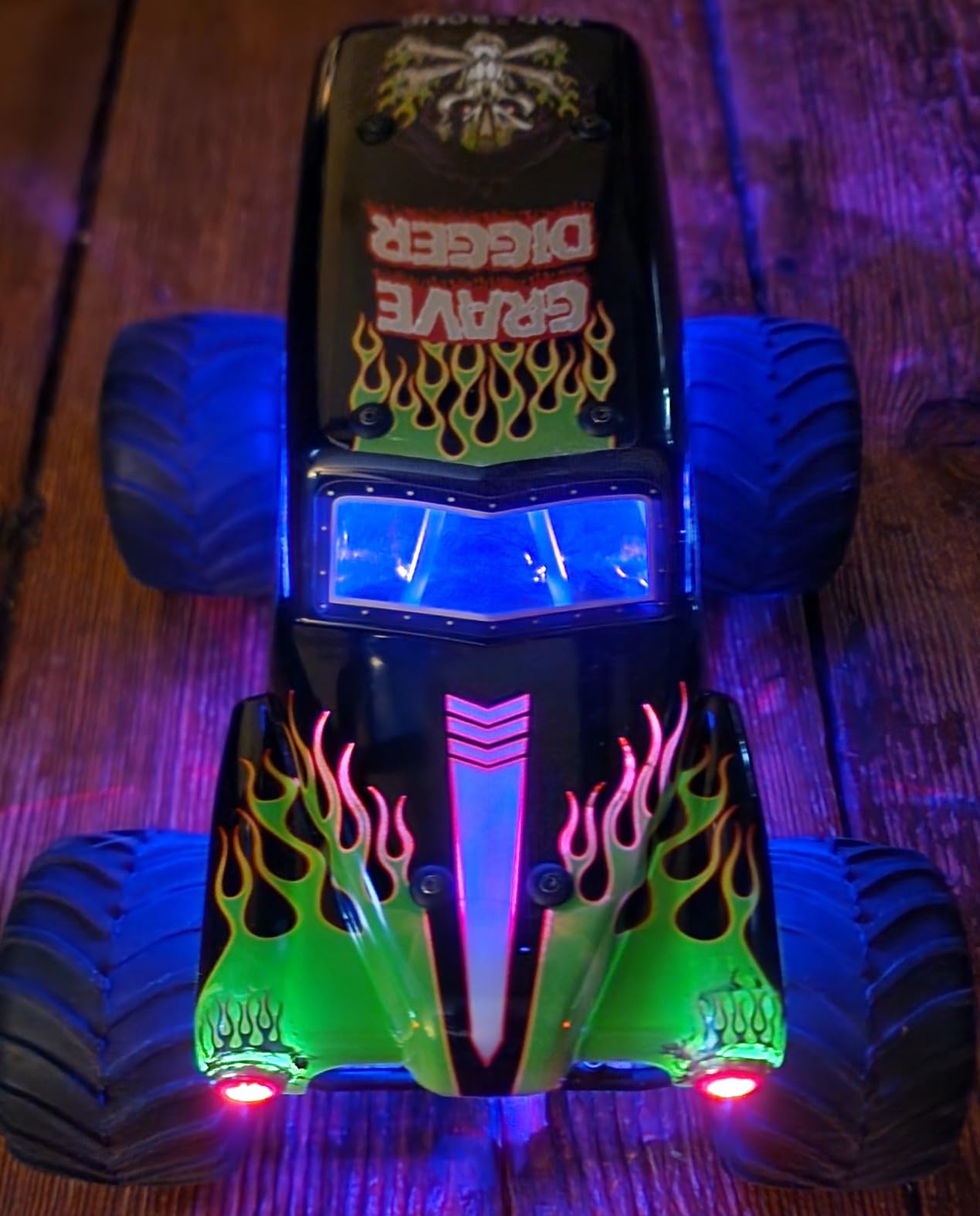 Losi 1/18 Mini LMT Grave Digger 2S 4X4 RTR Brushed Monster Truck Battery & Charger Included customer photo 1