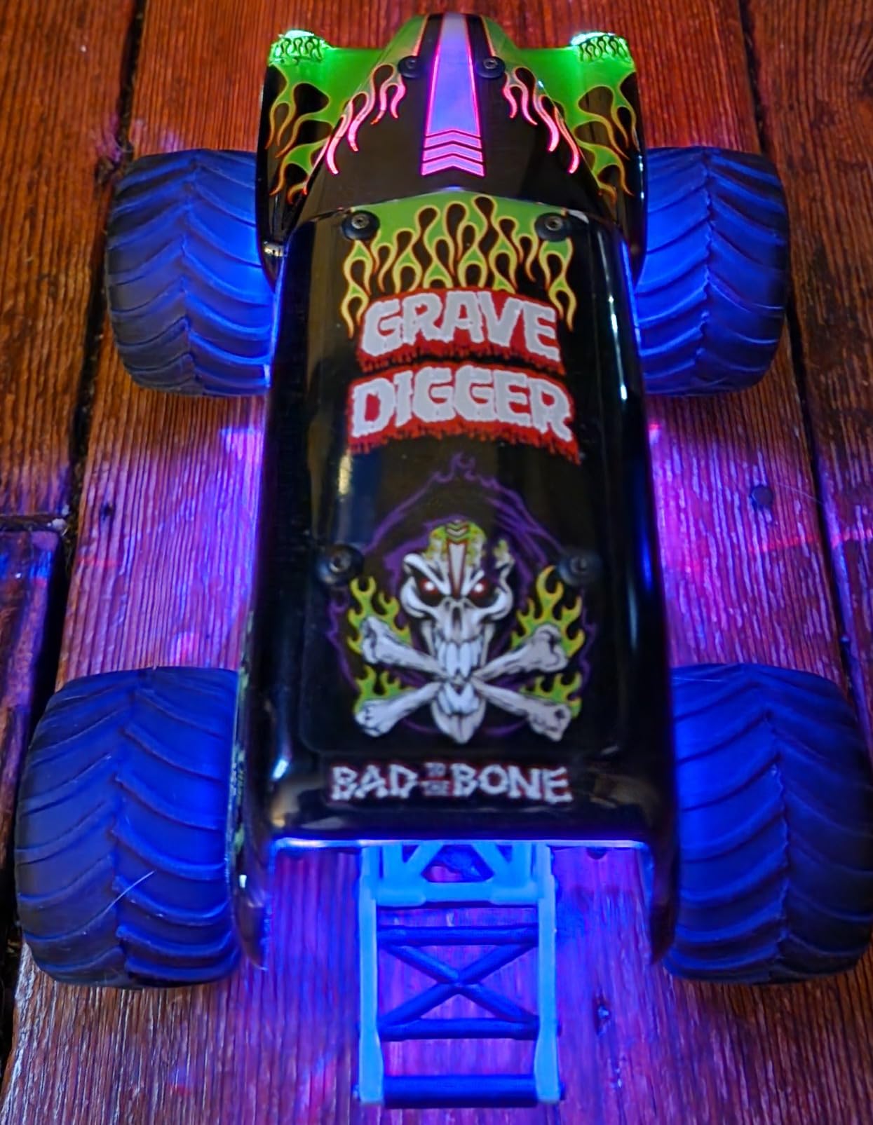 Losi 1/18 Mini LMT Grave Digger 2S 4X4 RTR Brushed Monster Truck Battery & Charger Included customer photo 2