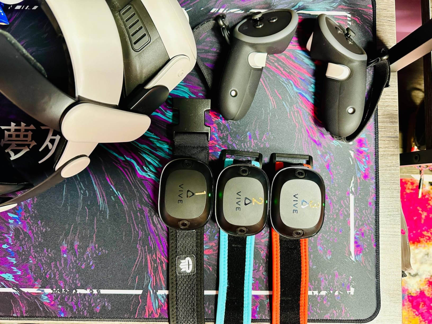 HTC Vive Ultimate Tracker 3 Pack + Dongle - VR Full Body Tracking - Compatible with SteamVR, Vive XR Elite, Meta Quest customer photo 1