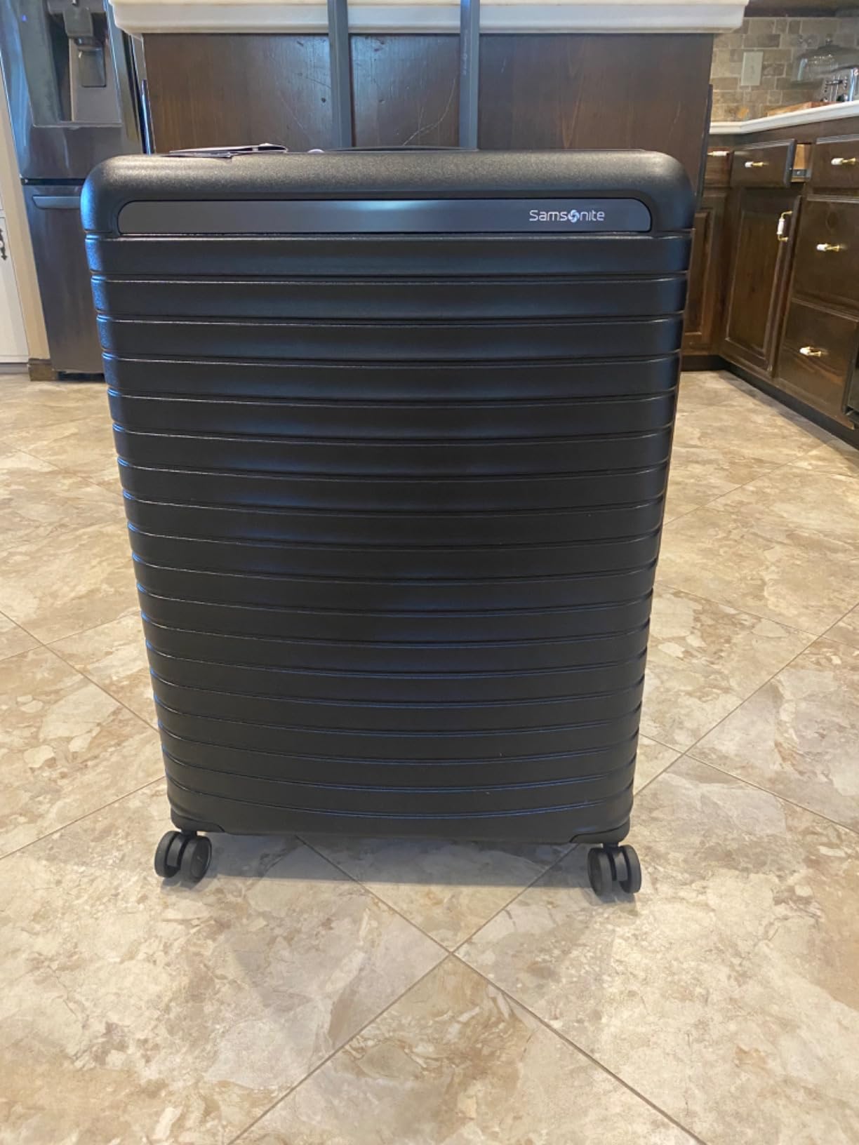 Samsonite Framelock Max Hardside Luggage with Spinner Wheels, Lightweight zipper-less, Asphalt Black, Large Spinner customer photo 2