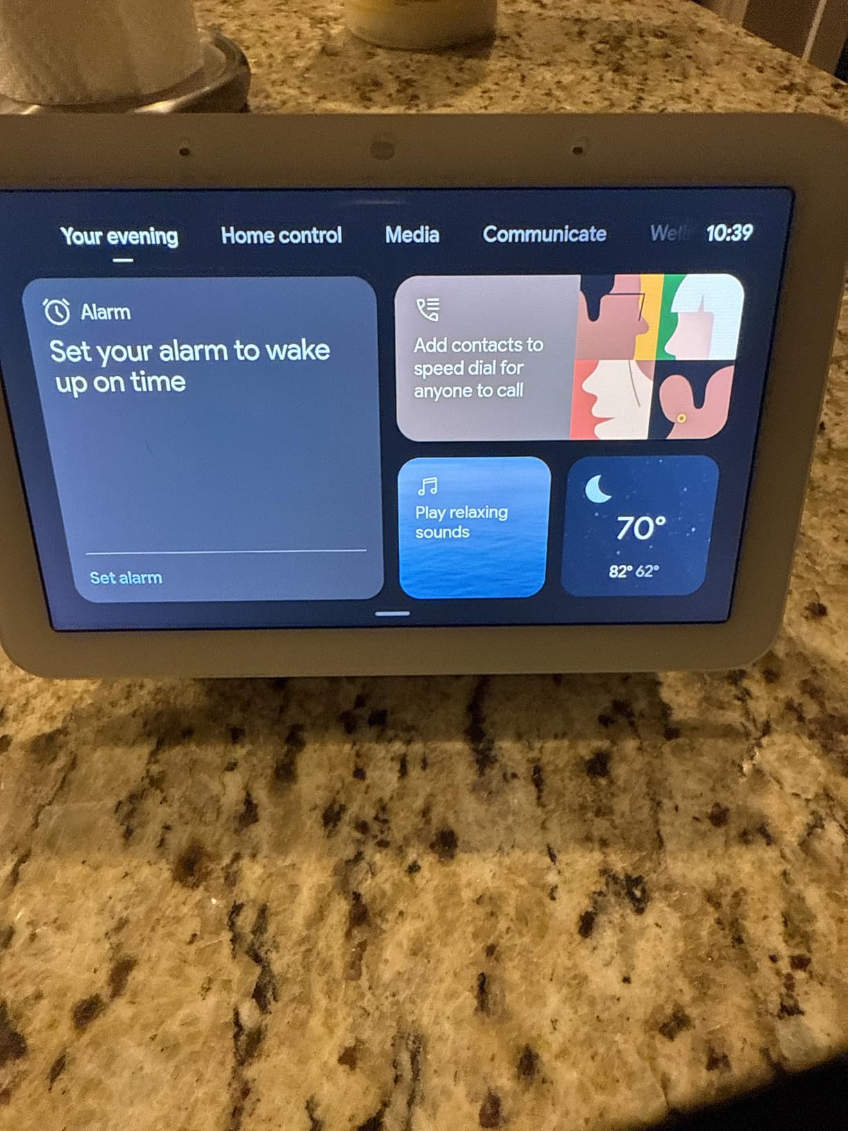 Smart Display 7 inch Touchscreen HD Display and Speaker with WiFi Streaming Wireless Video and Audio (2nd Gen) Taiwan Model GUIK2-TW customer photo 2