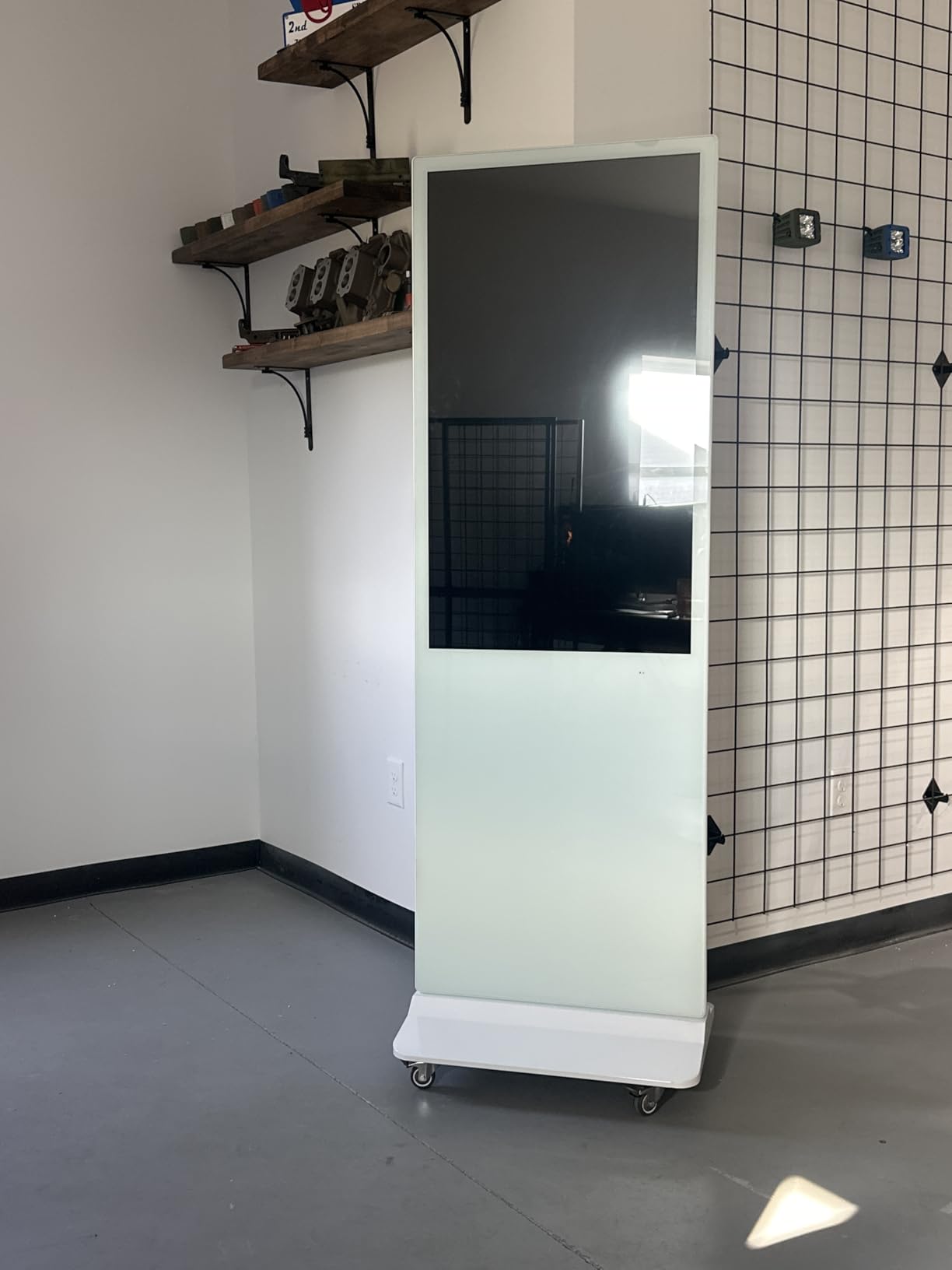 MWE 55 Inch 4K Digital Signage Display Kiosk, LCD Screen Indoor Floor Standing Advertising Displays, Android System Commercial Totem with Custom Service, Vertical Poster with Auto Media Player customer photo 2