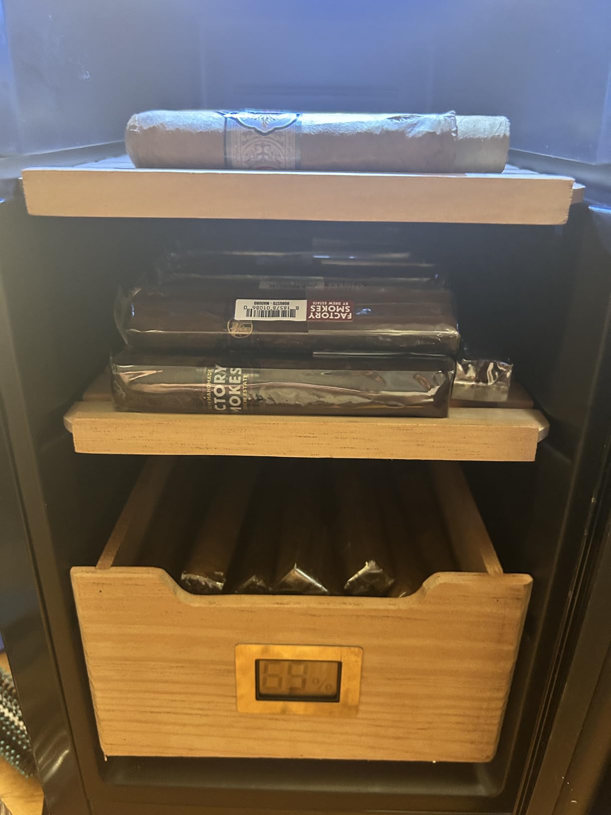 NEEDONE Cigar Humidor 8L with Heating & Cooling Control, Quiet Thermostatic Electric Cooler Cabinet for 80 Counts with Spanish Cedar Wood Shelves & Drawer with Hygrometer customer photo 2