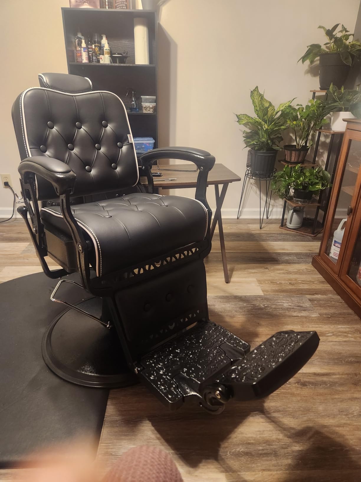 Artist hand Barber Chair All Purpose Hydraulic Recline Salon Chair Beauty Spa Vintage Barber Chair Heavy Duty Chair (Laser Frame) customer photo 1