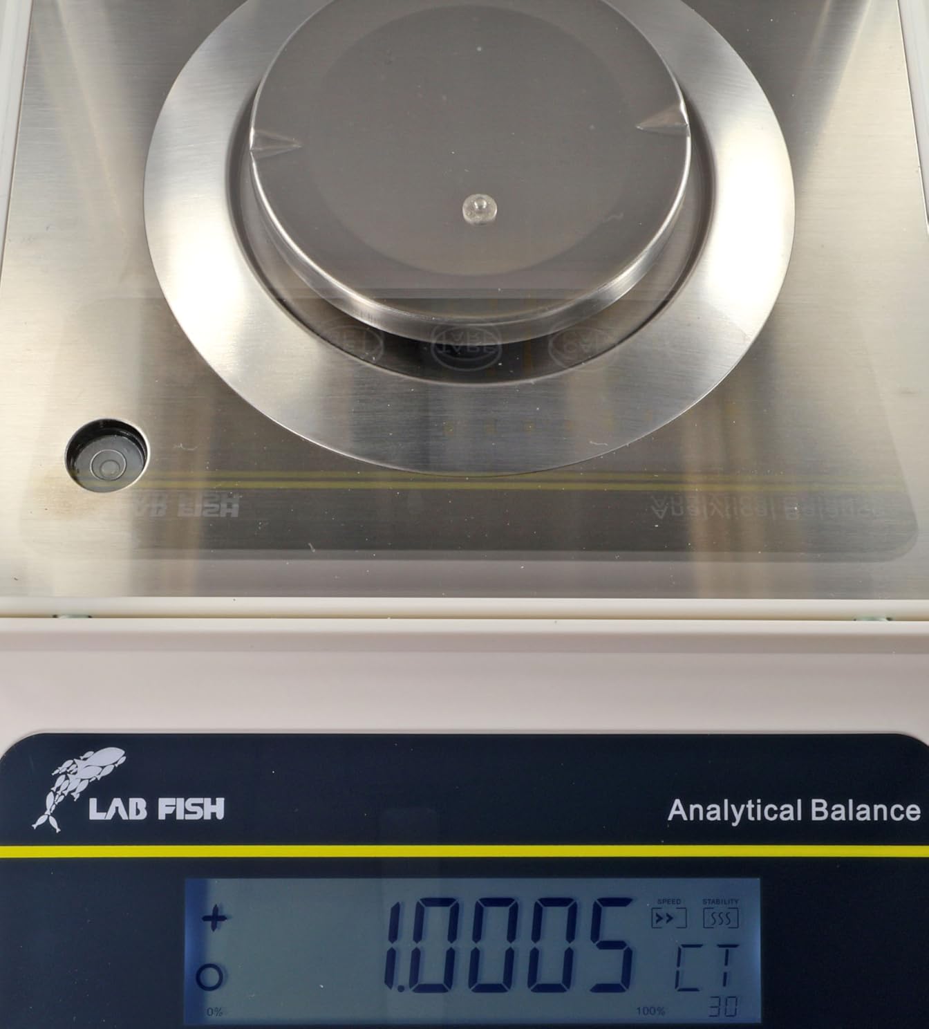LAB FISH Analytical Balance 220g x 0.1mg Scale High Precision 0.0001g Accuracy Digital Lab Scale Internal & External Calibration for Laboratory Pharmacy Jewelry customer photo 1