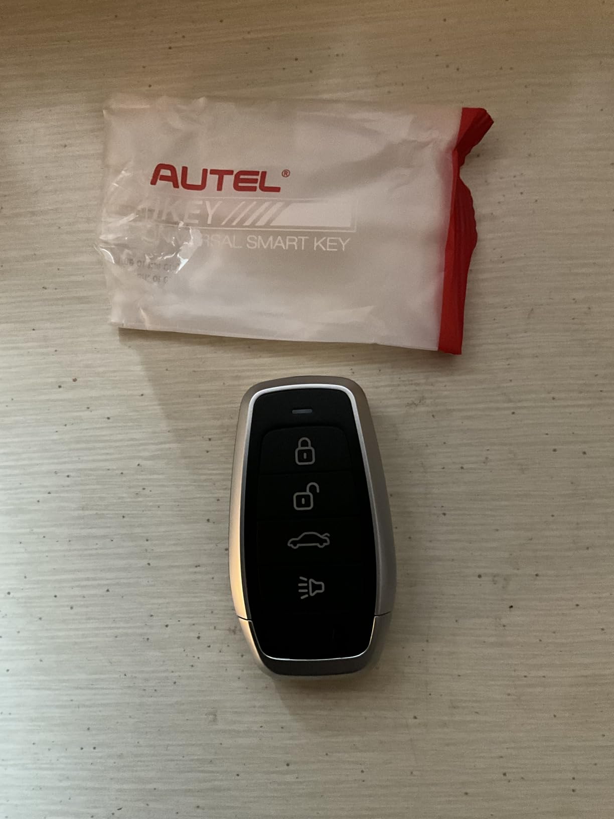 Autel MaxiIM Blank Key, IKEYAT005BL, Programmable Universal Remote Fob Replacement, 5-Button, OE-Quality, OBD Learning for 700+ Cars, Dual-Band, 130FT Remote, Work w/ KM100 Scan Tool customer photo 2