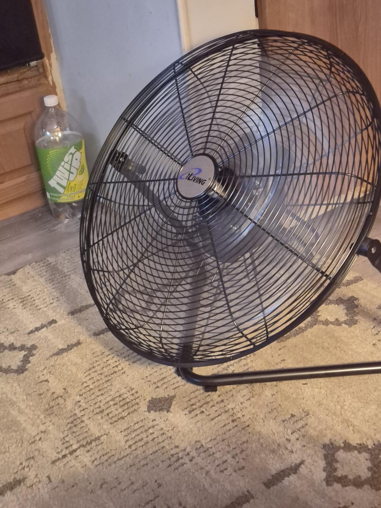 iLiving 12 in. Low Noise Turbo Fan 1139 CFM 3-Speed Portable Air Circulator for Shop, Office, Greenhouse, Home and Warehouse customer photo 2