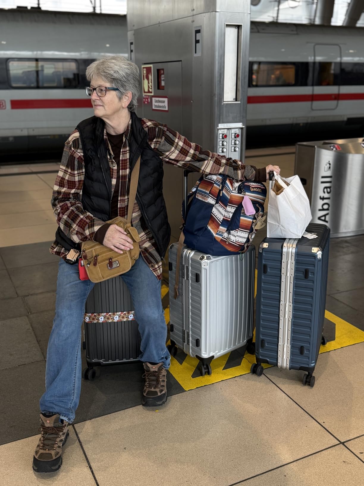 Carry On Luggage with Spinner Wheels, 8010S Aluminum Frame Zipperless Polycarbonate Hard Shell Suitcase (ZX-Core, Silver, 20 Inch) customer photo 1