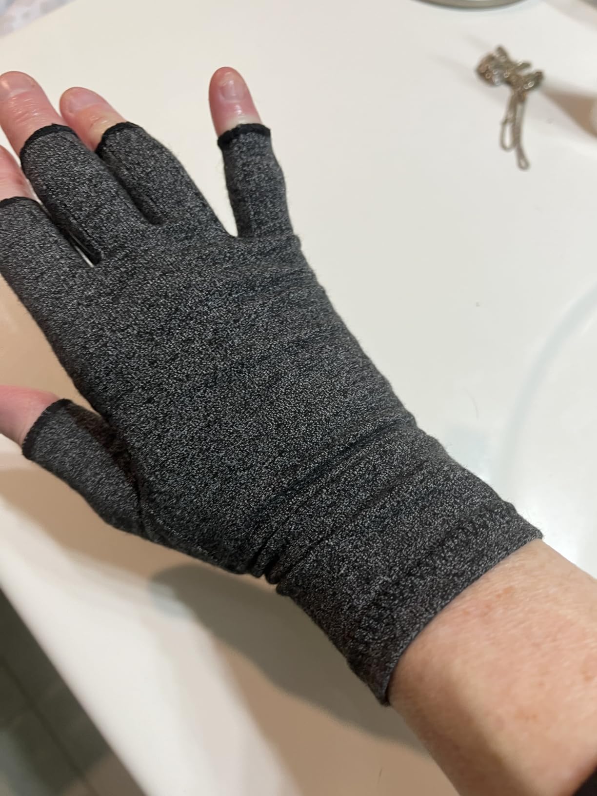 6 Pairs Arthritis Compression Gloves for Women Men Fingerless Hand Compression Gloves for Typing, Driving and Work customer photo 2