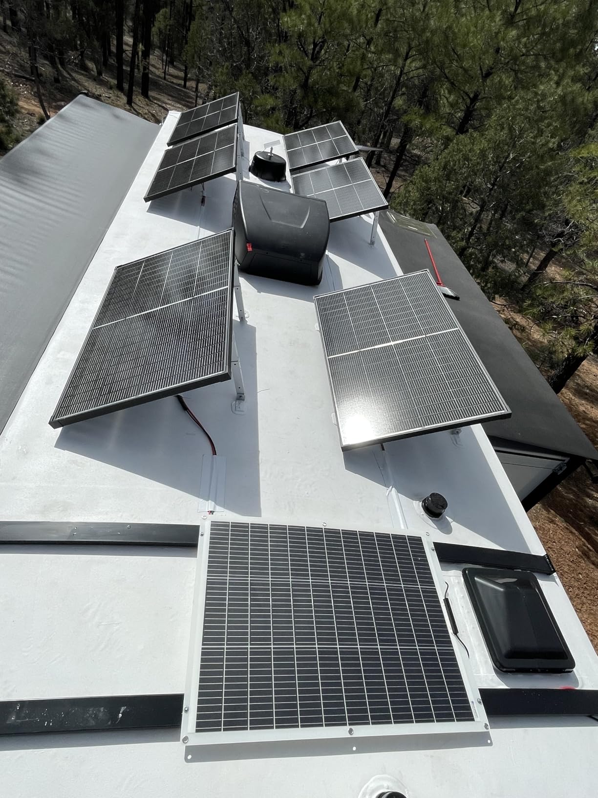 N-Type 16BB 400W Bifacial Solar Panel, 2Pcs 200 Watt Solar Panel 12V, 25% High Efficiency, Dual-module Parallel Anti-Shade Design, for RV Van Marine Home Rooftop Off-Grid Systems (2 Pack 200W) customer photo 1