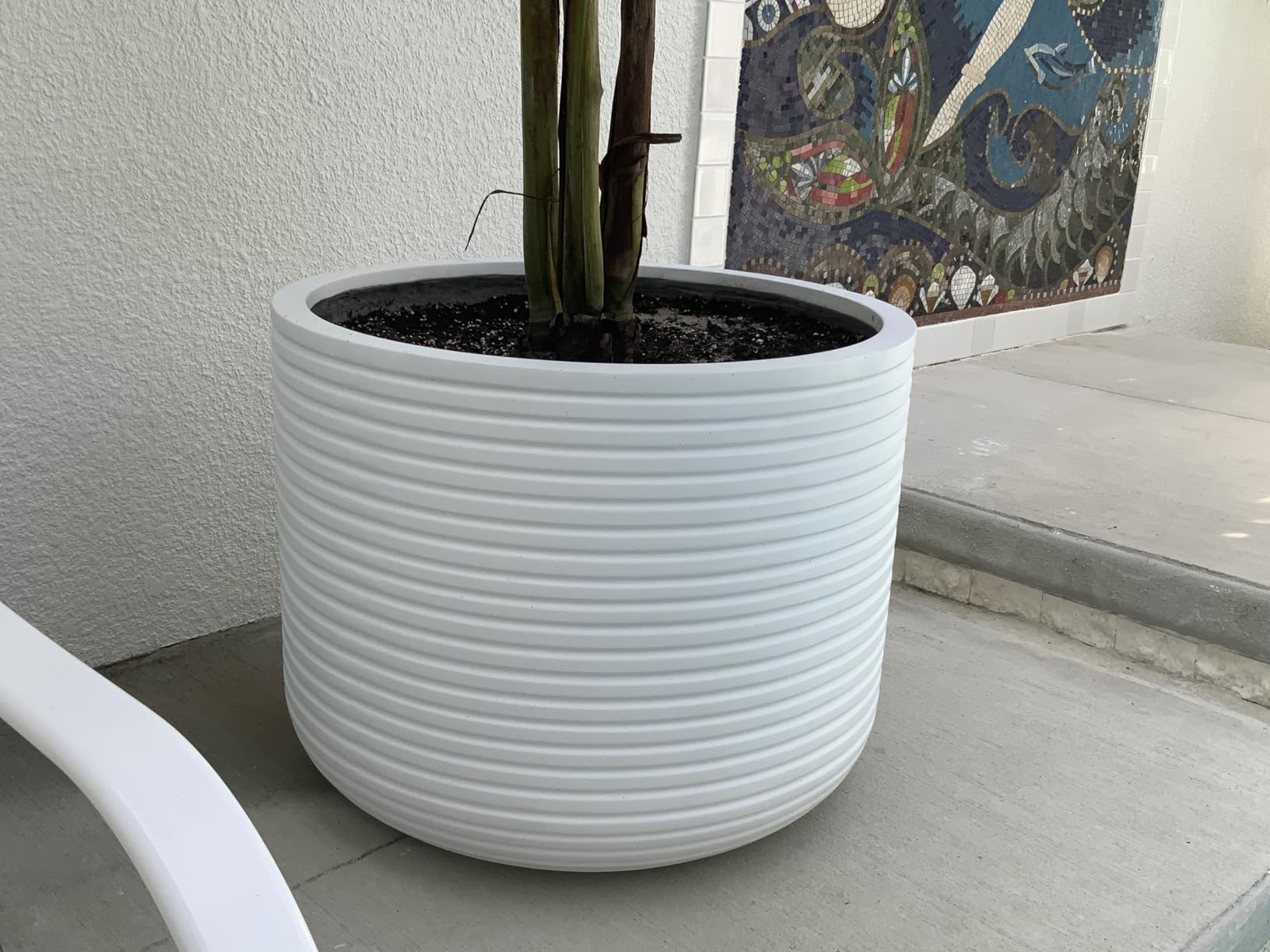 SAFAVIEH Outdoor Collection Nardo Terracotta Cement Ficonstone Planter Pot customer photo 2