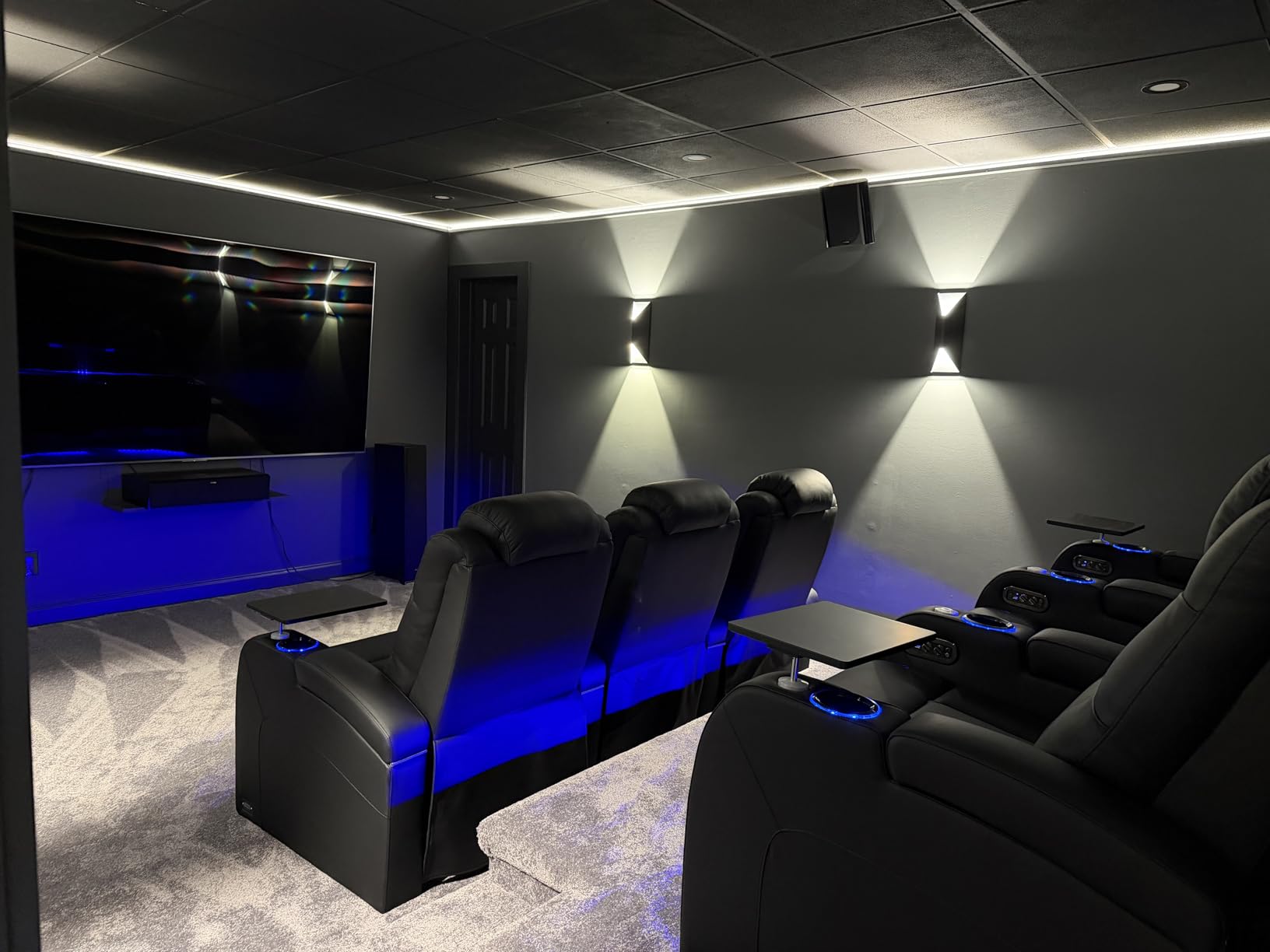 comfiroom Leather Home Theater Seating, Simple Style Top Grain Leather Game Seats Movie Theater Chairs Recliner Sofa with Type-C USB Charger (Black, Row of 4) customer photo 2