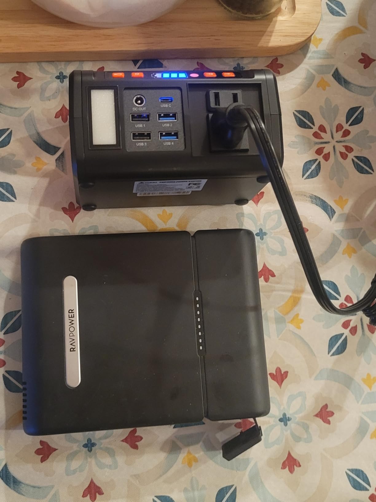 Takki Solar Generator 120W Peak Portable Power Station with 21W Solar Panel 88.8Wh Battery customer photo 1