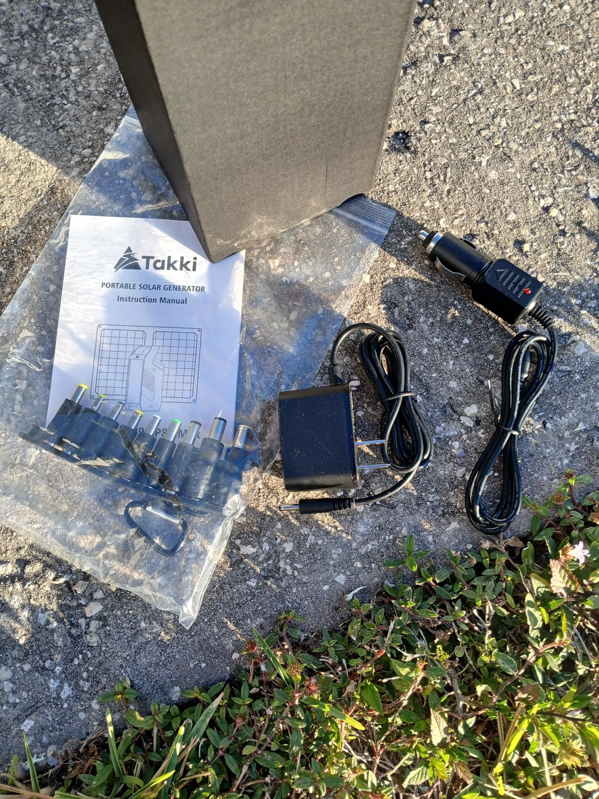 Takki Solar Generator 120W Peak Portable Power Station with 21W Solar Panel 88.8Wh Battery customer photo 2