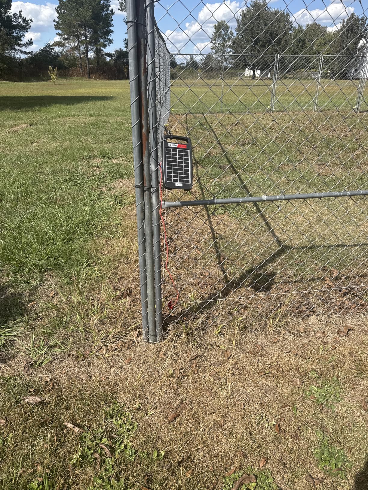 10 Miles Solar Electric Fence Charger, Output 0.18J Electric Fence Charger, 24-Hour Uninterrupted Protection customer photo 2