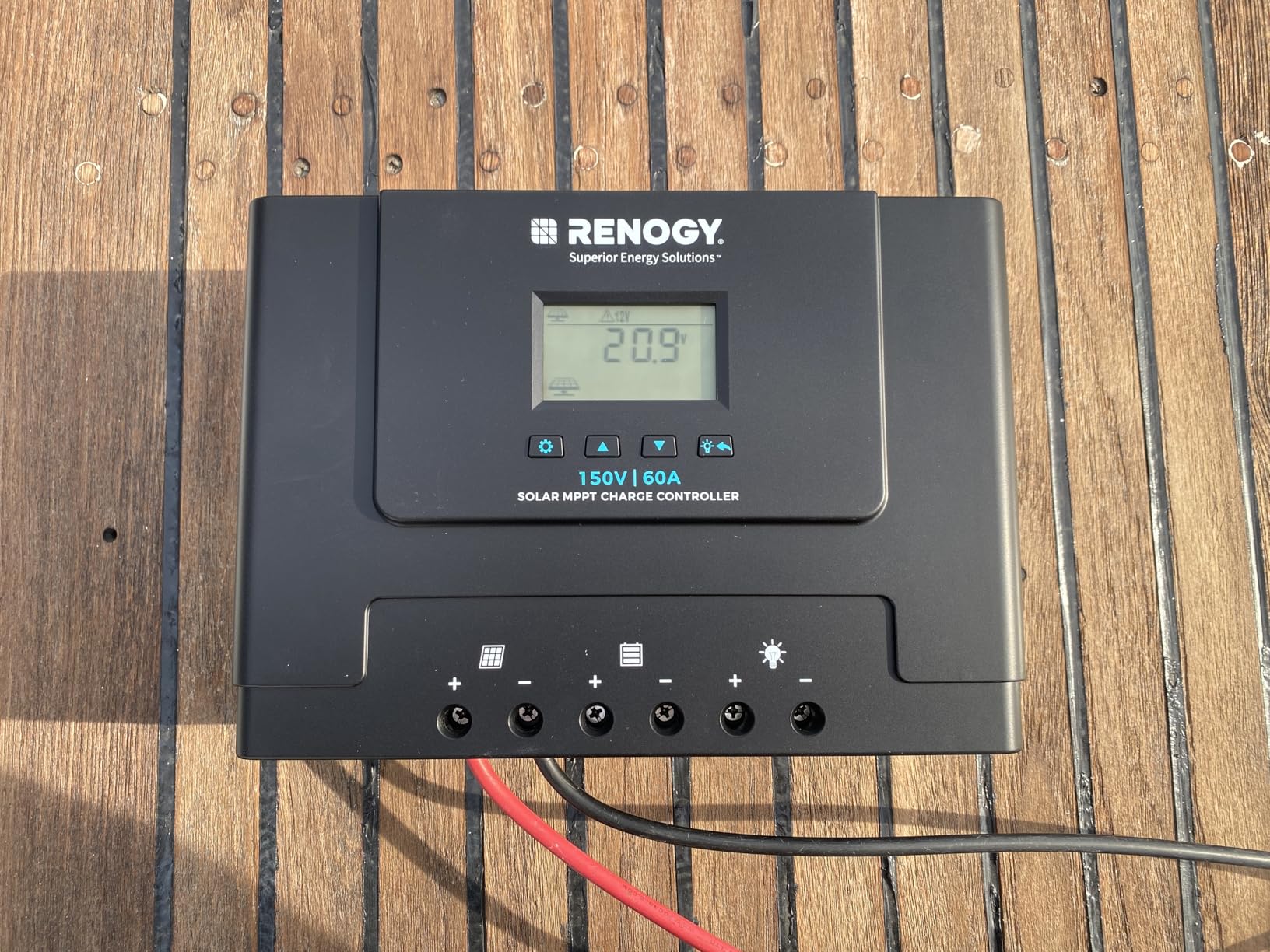 Renogy 60A MPPT Solar Charge Controller 12V/24V/36V/48V Auto, 150V Maximum Solar Input, Compatible with Lithium AGM Gel Batteries, for Home RV Marine Workshop, Rover Lite 60A customer photo 1
